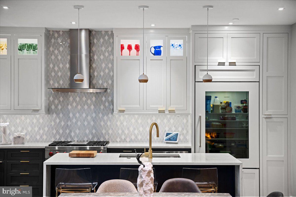 CHESTNUT HILL - Residential