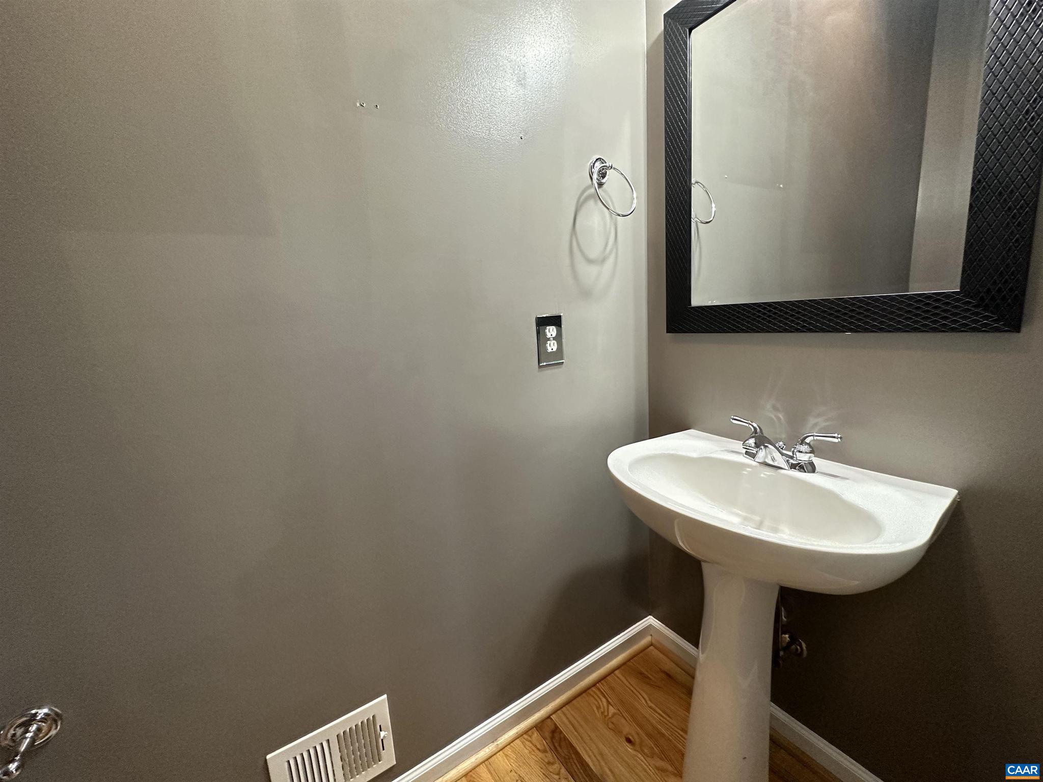 PAVILIONS AT PANTOPS - Residential Lease