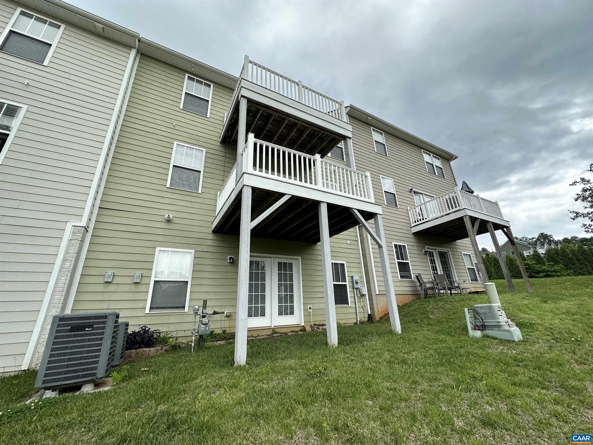 PAVILIONS AT PANTOPS - Residential Lease