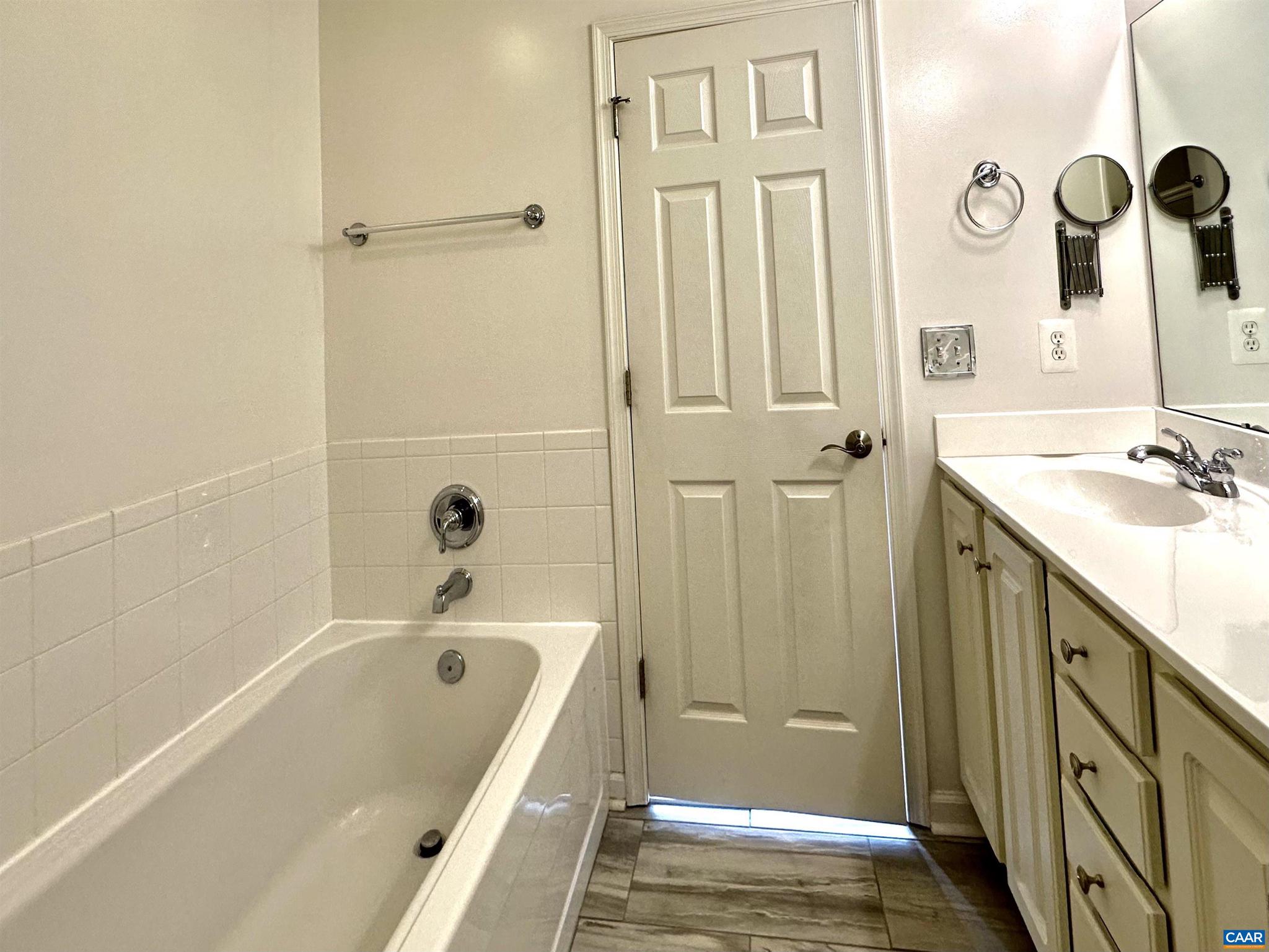 PAVILIONS AT PANTOPS - Residential Lease