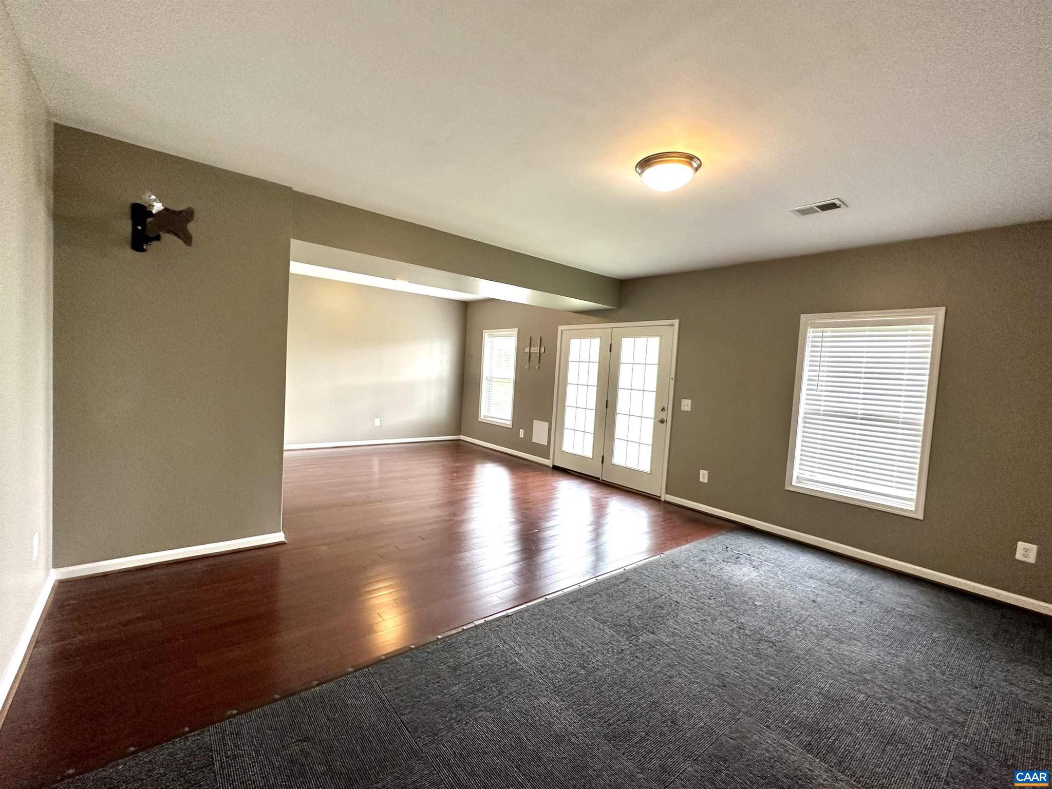 PAVILIONS AT PANTOPS - Residential Lease