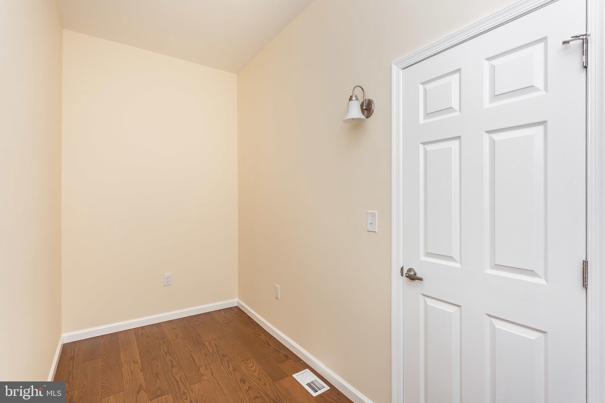 COLD SPRING NEWTOWN - Residential