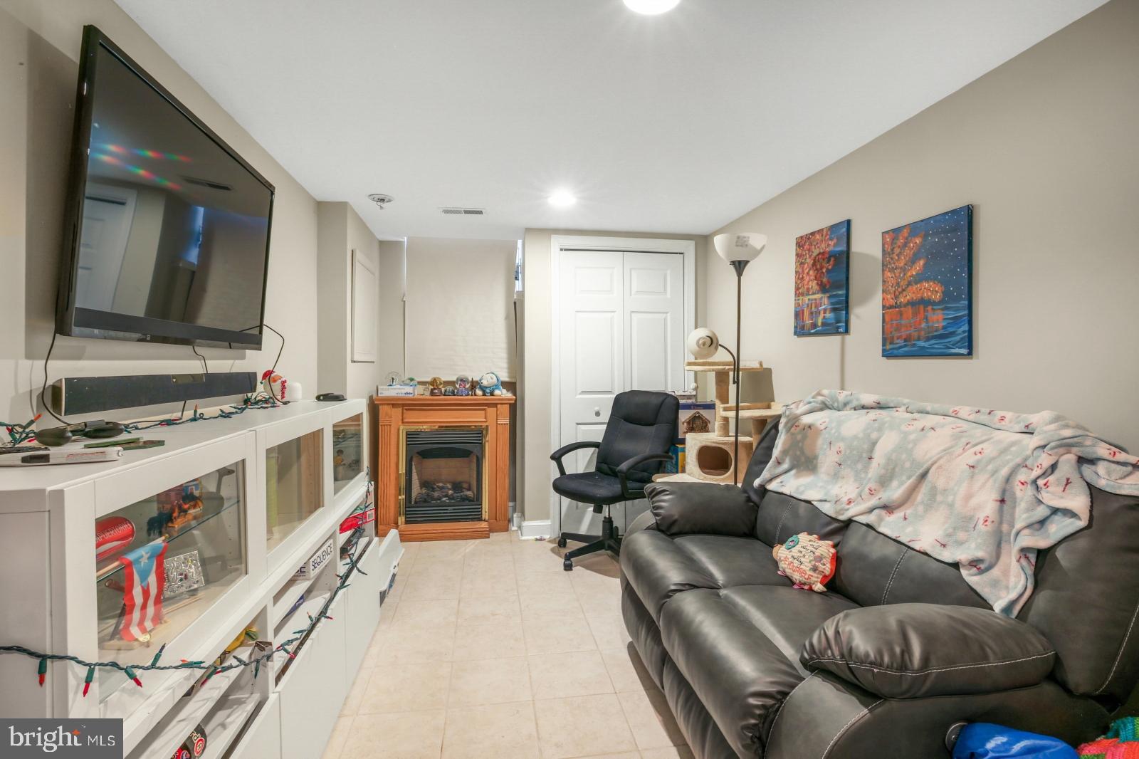BELLA VISTA - Residential Lease