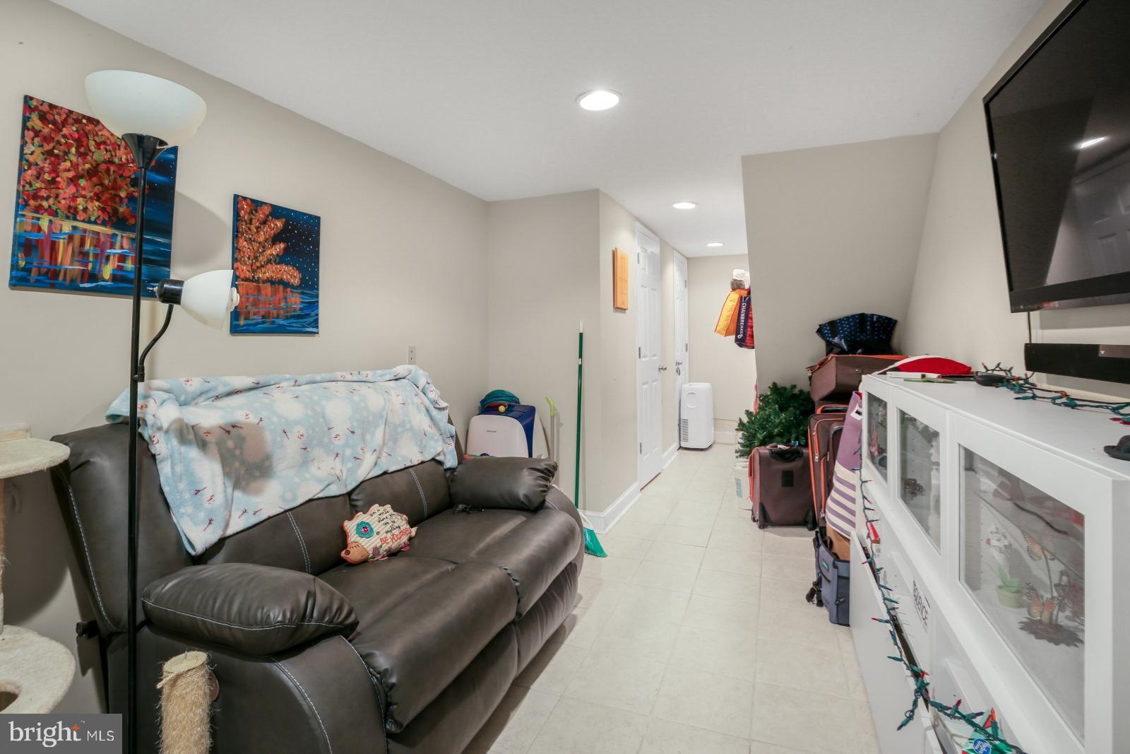 BELLA VISTA - Residential Lease