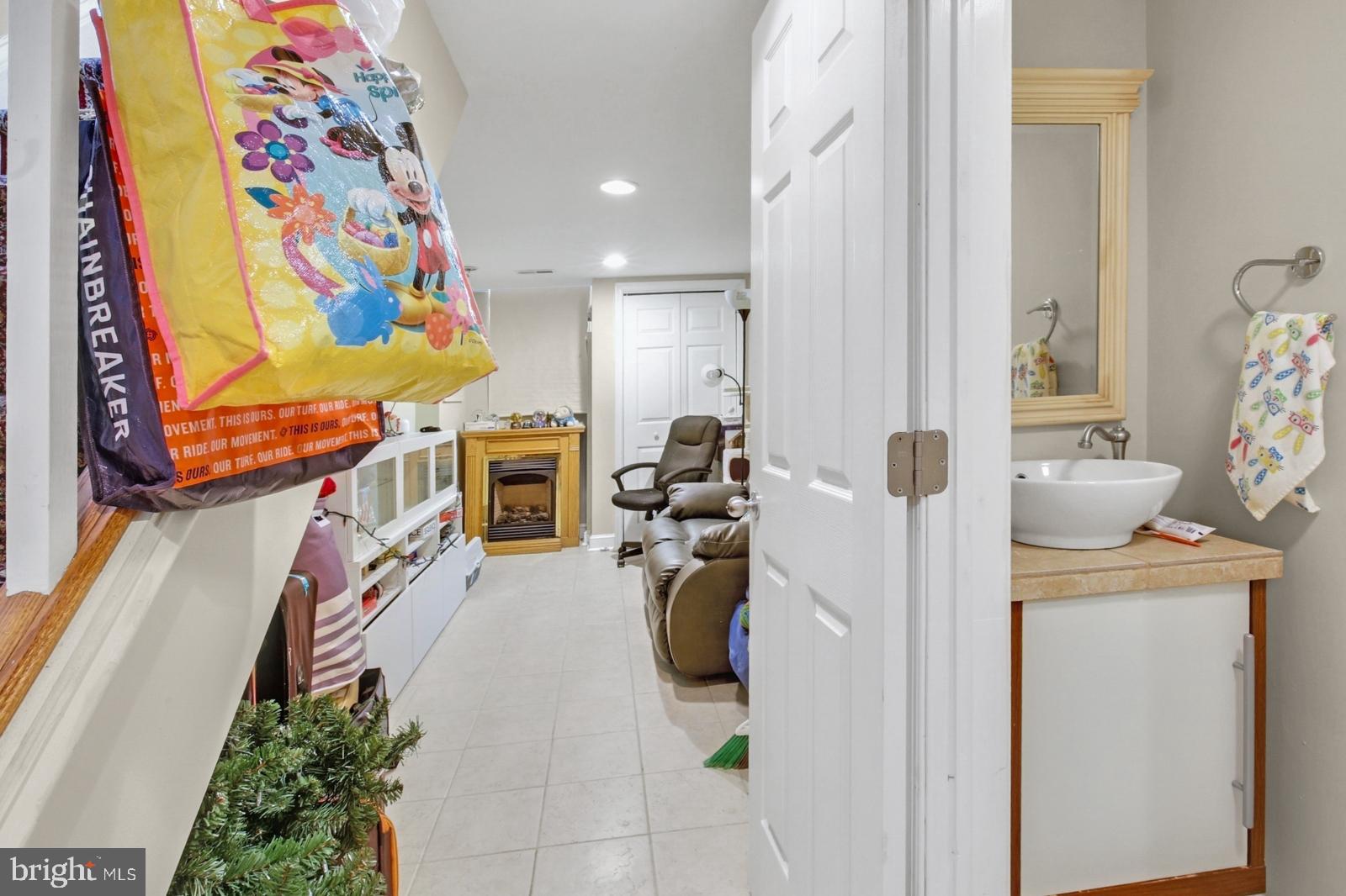 BELLA VISTA - Residential Lease