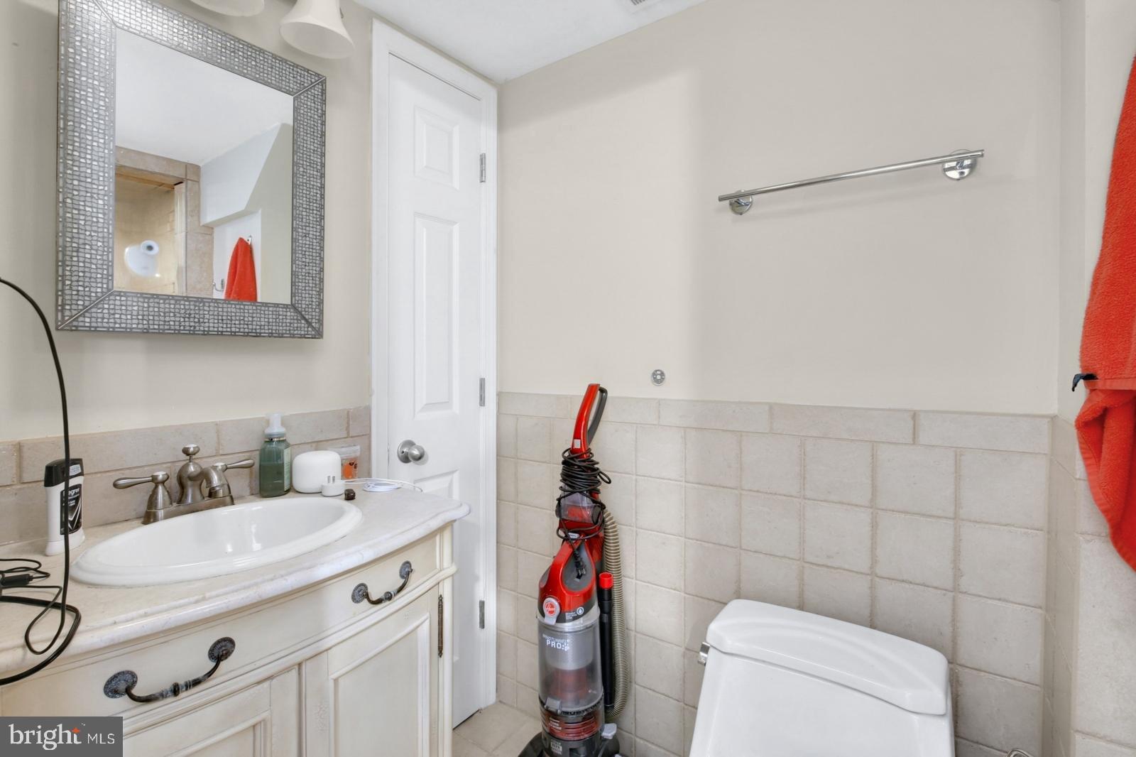 BELLA VISTA - Residential Lease