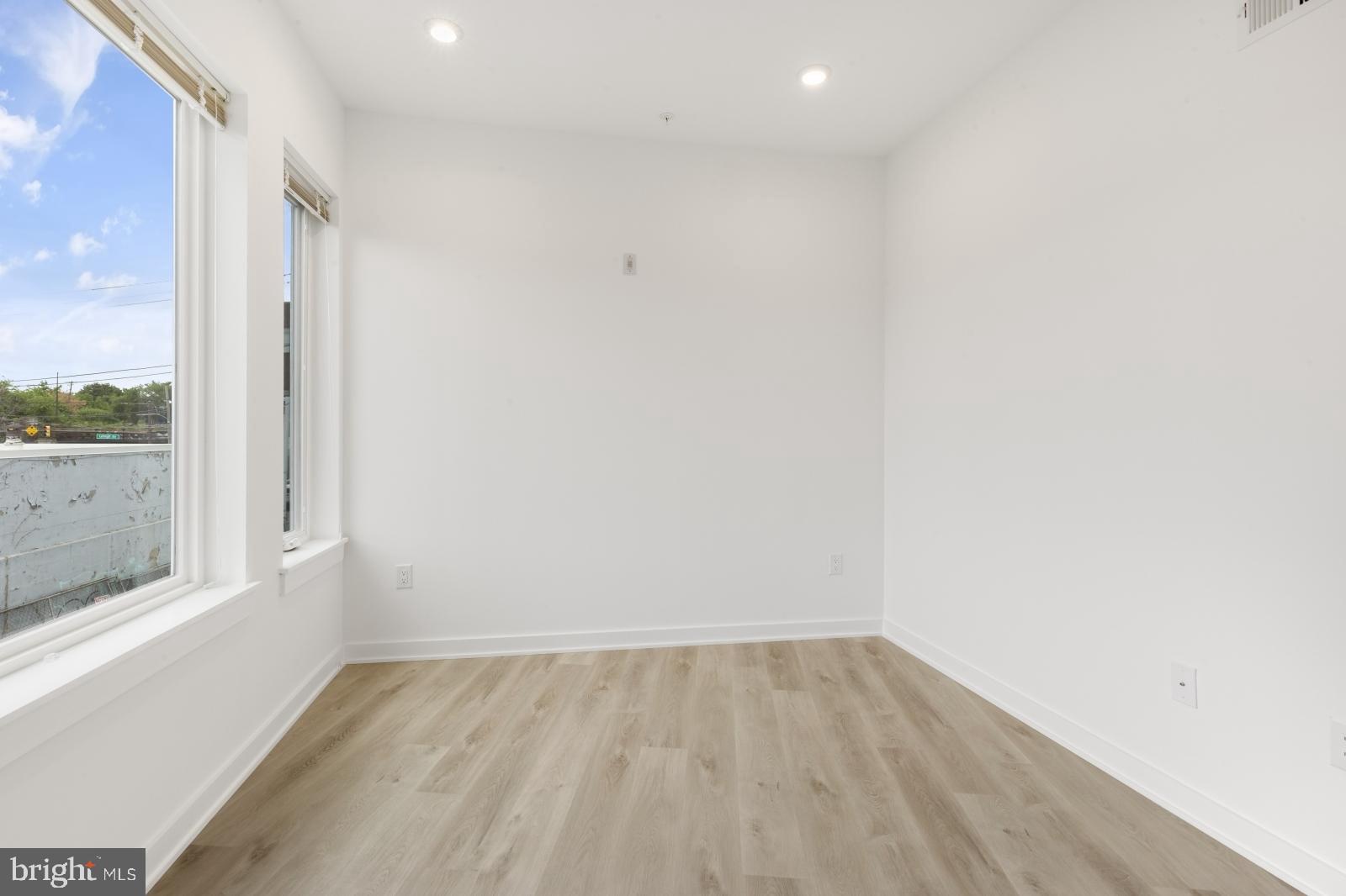 EAST KENSINGTON - Residential Lease