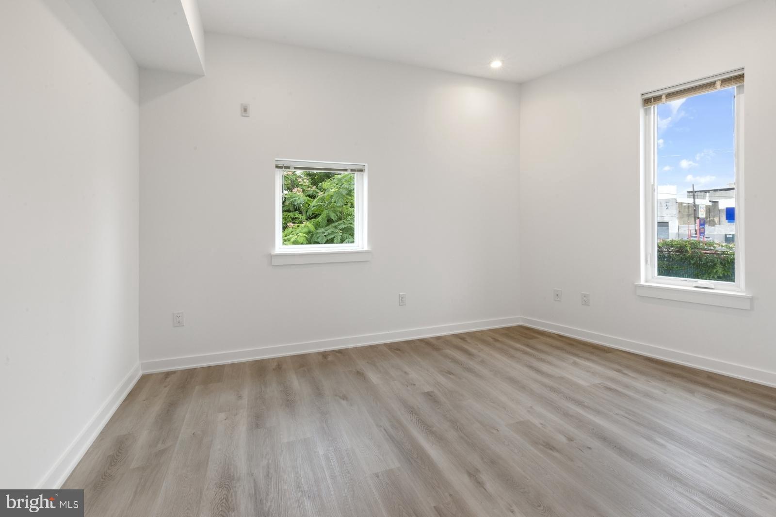 EAST KENSINGTON - Residential Lease