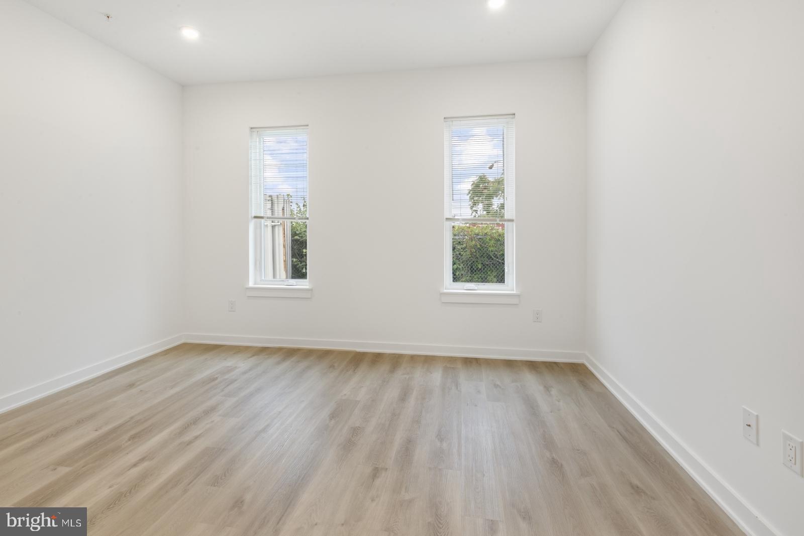 EAST KENSINGTON - Residential Lease