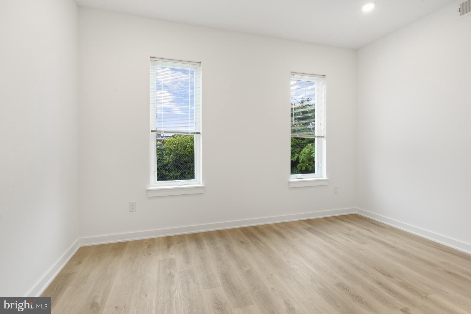 EAST KENSINGTON - Residential Lease