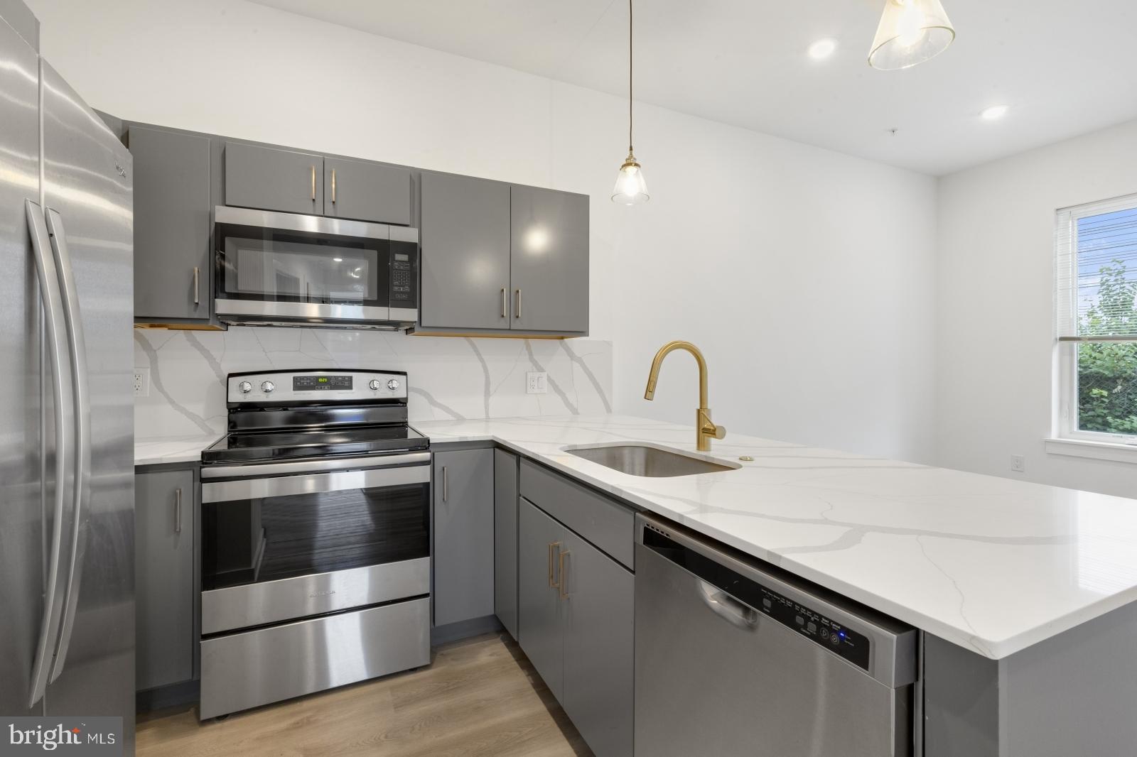 EAST KENSINGTON - Residential Lease