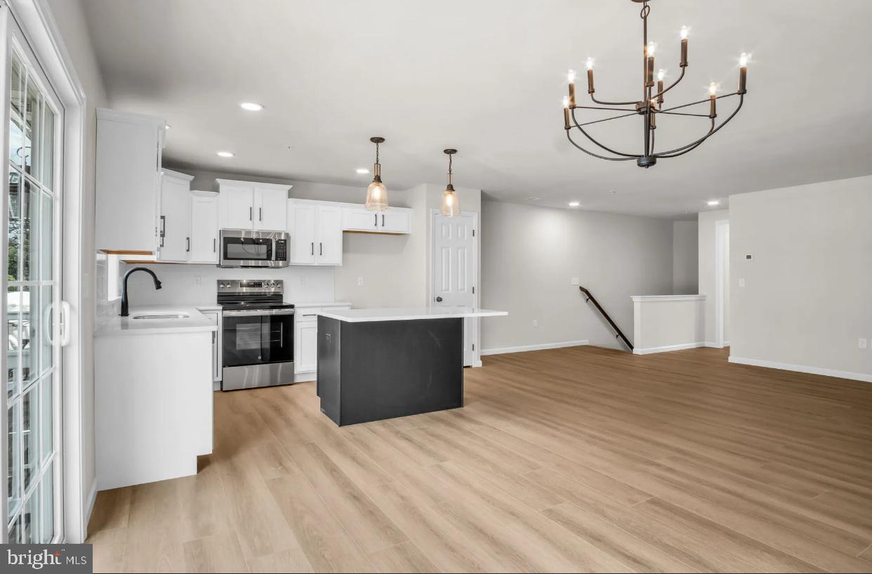 MAYAPPLE WOODS - Residential