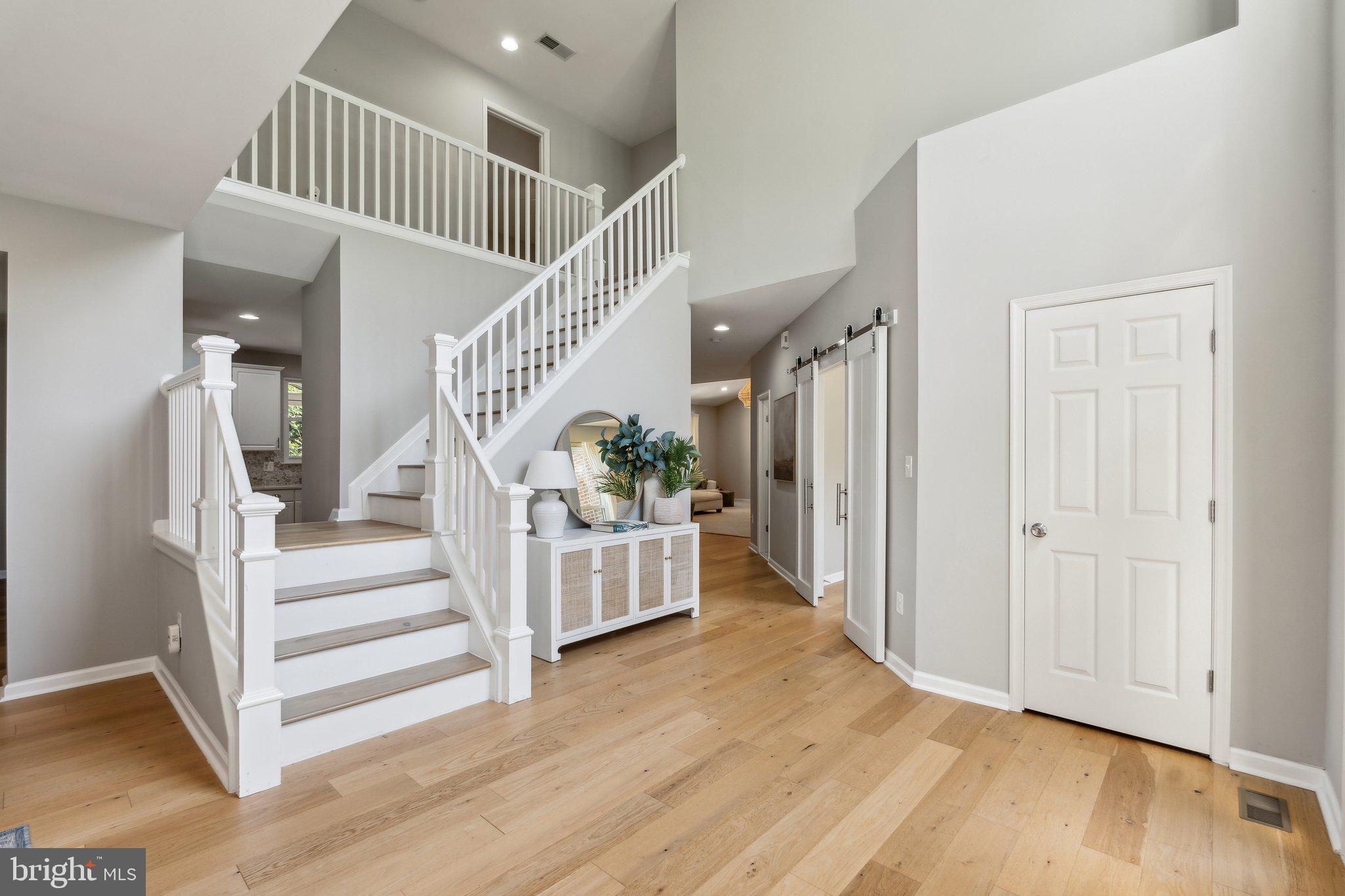 KINGS CROSSING - Residential