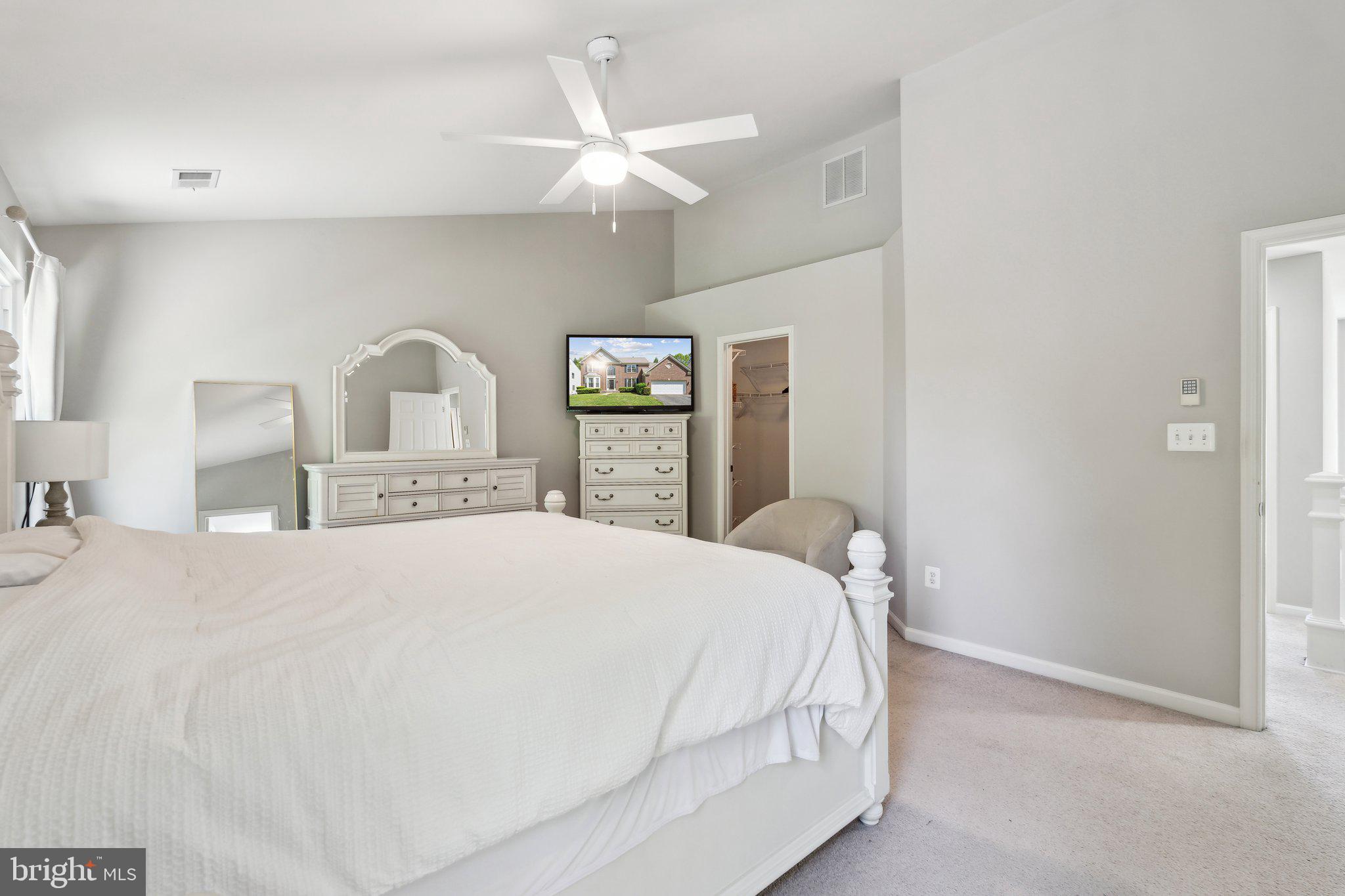 KINGS CROSSING - Residential