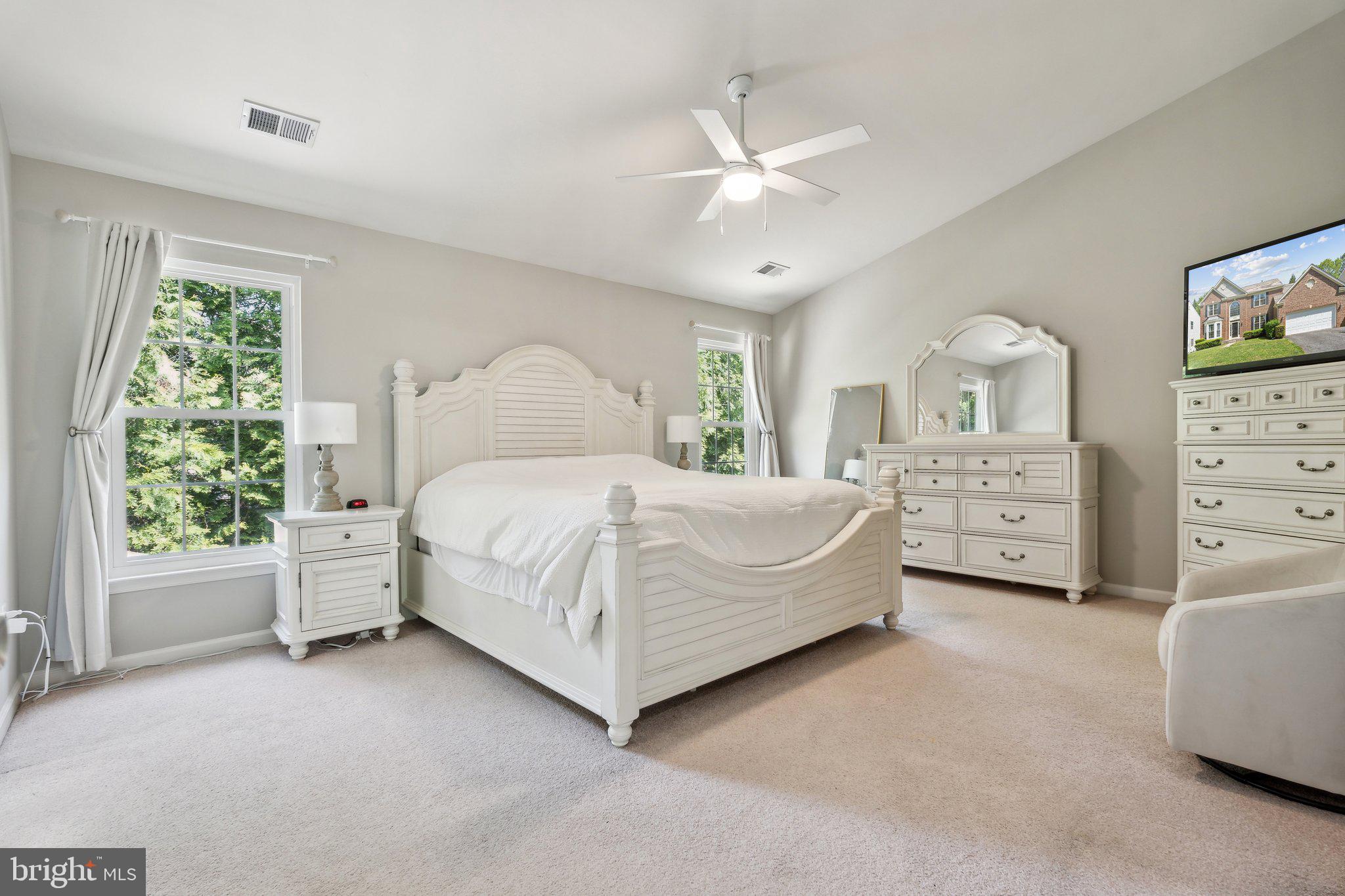 KINGS CROSSING - Residential