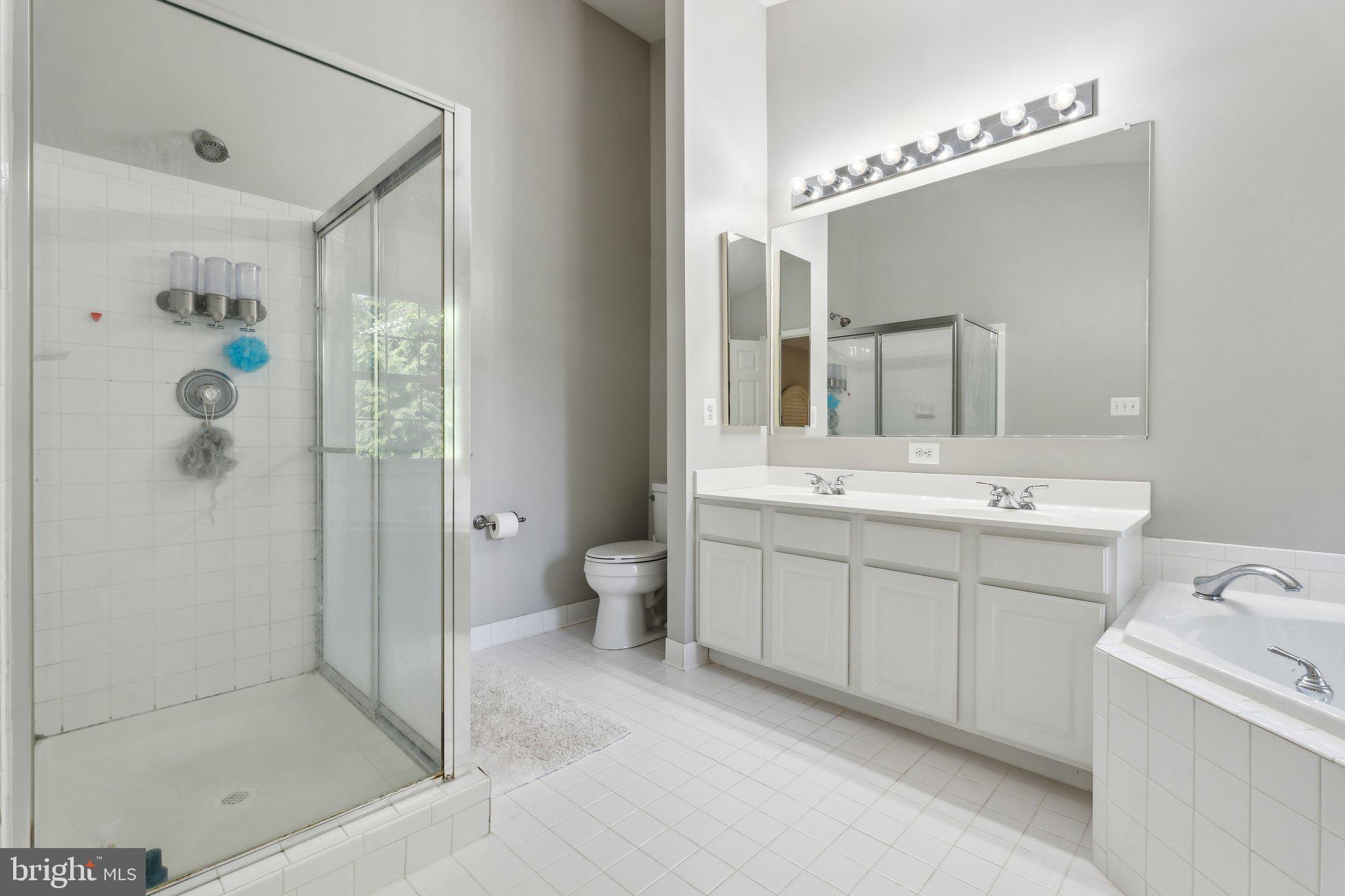 KINGS CROSSING - Residential