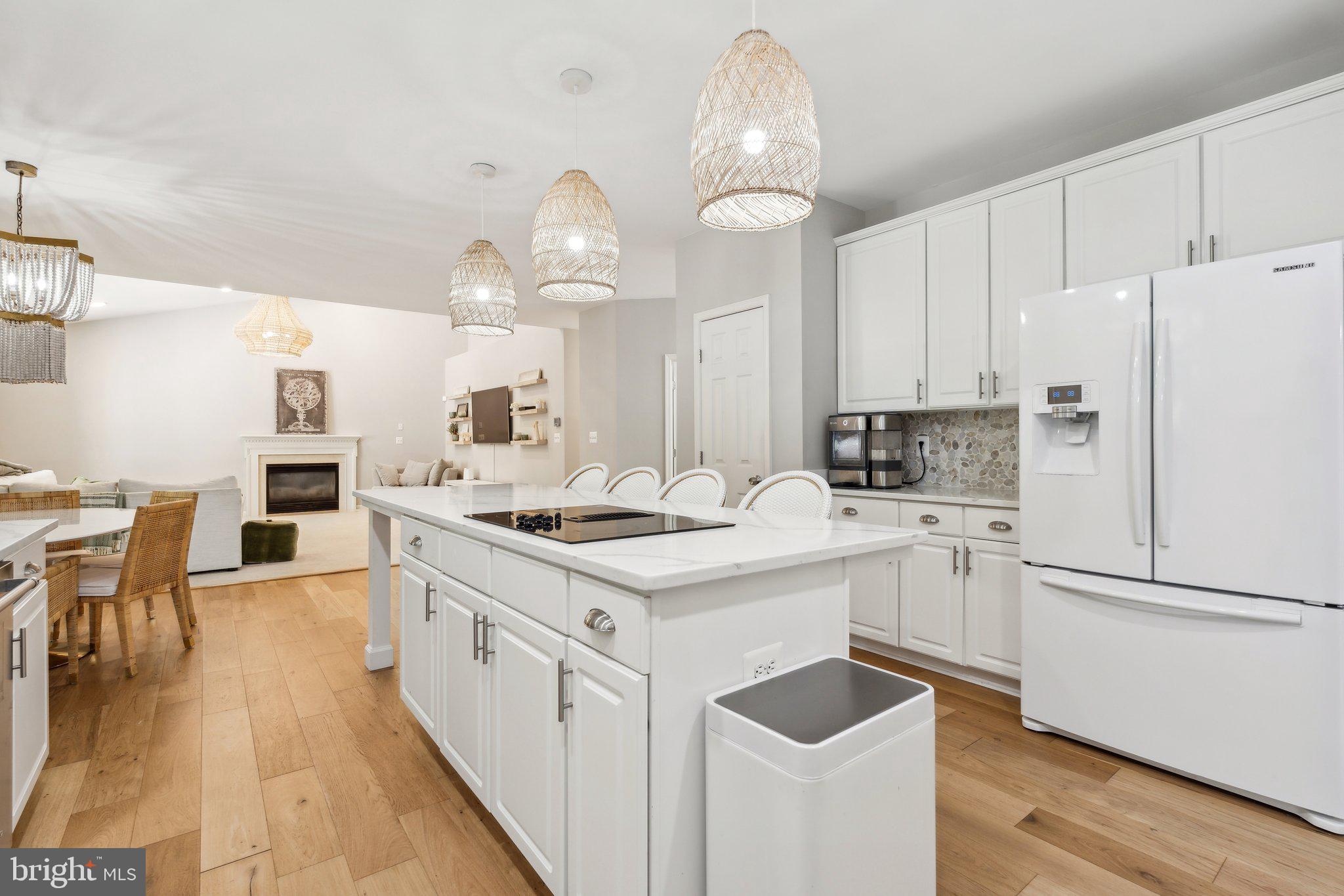 KINGS CROSSING - Residential