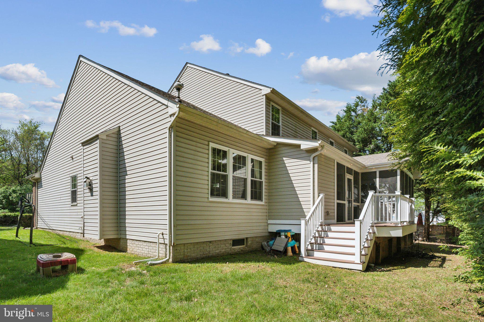 KINGS CROSSING - Residential