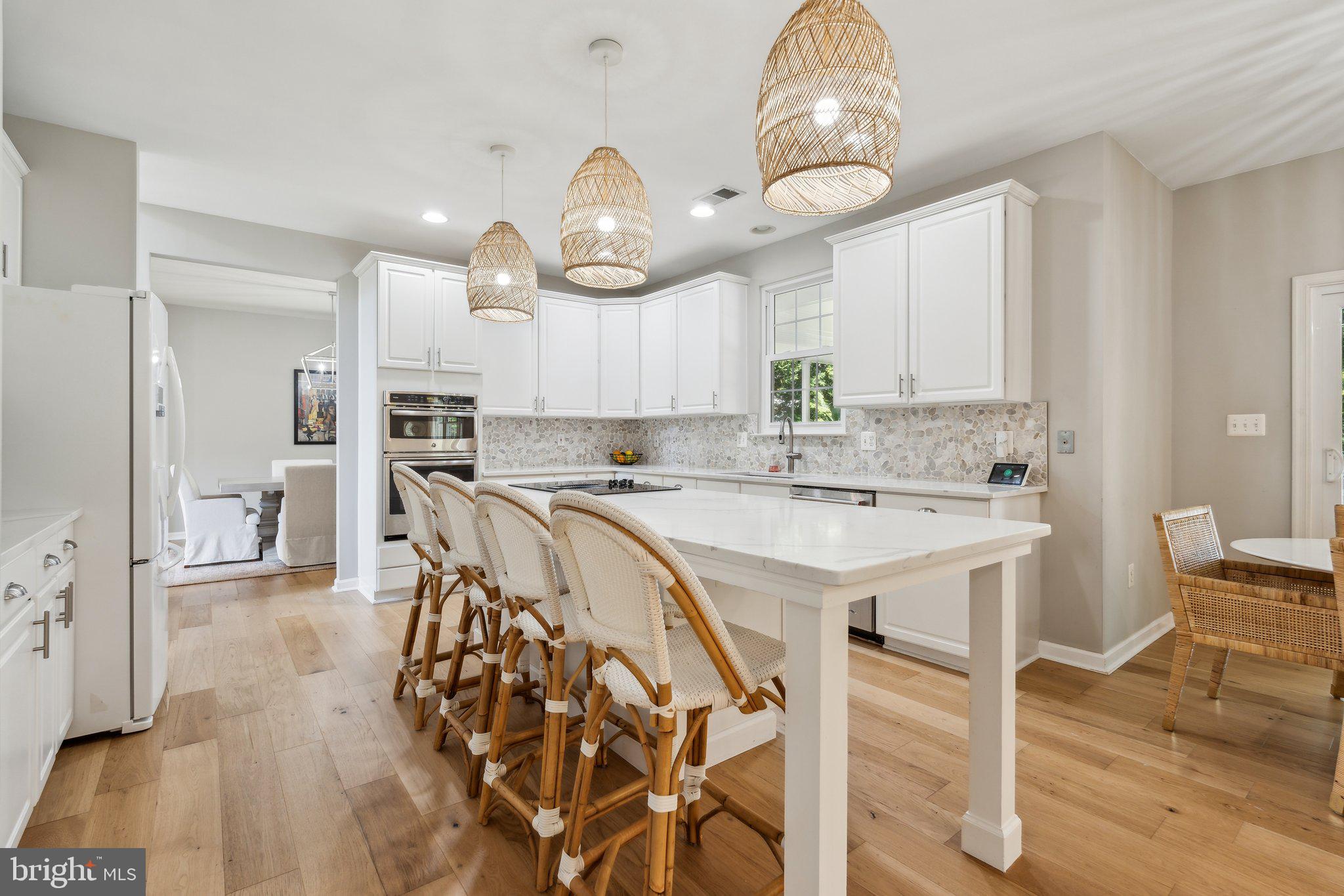 KINGS CROSSING - Residential