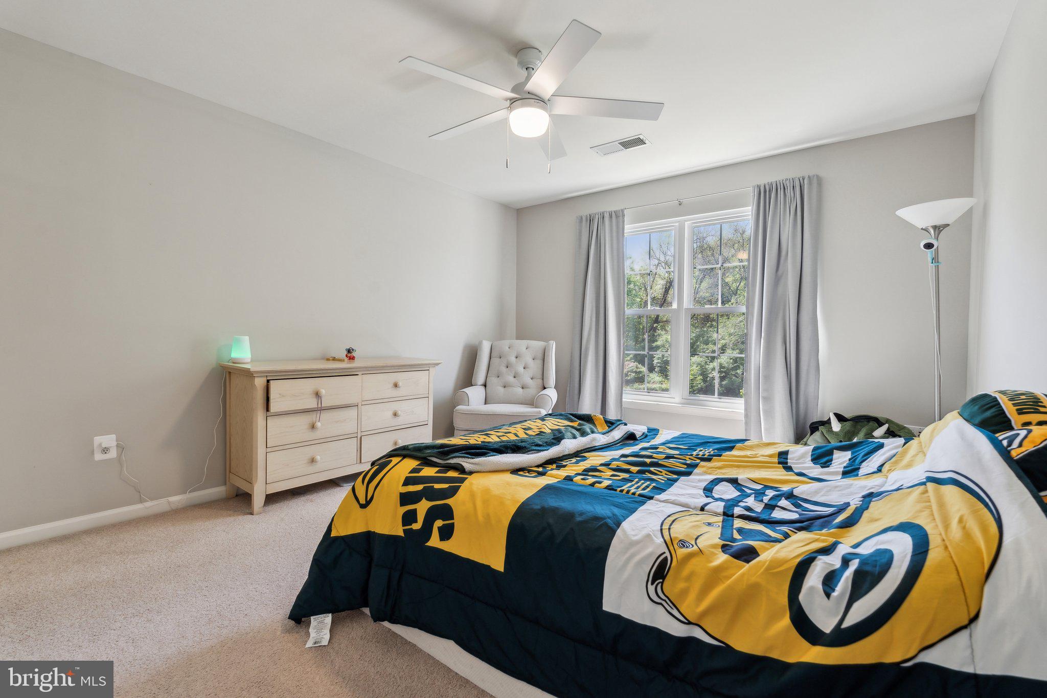 KINGS CROSSING - Residential