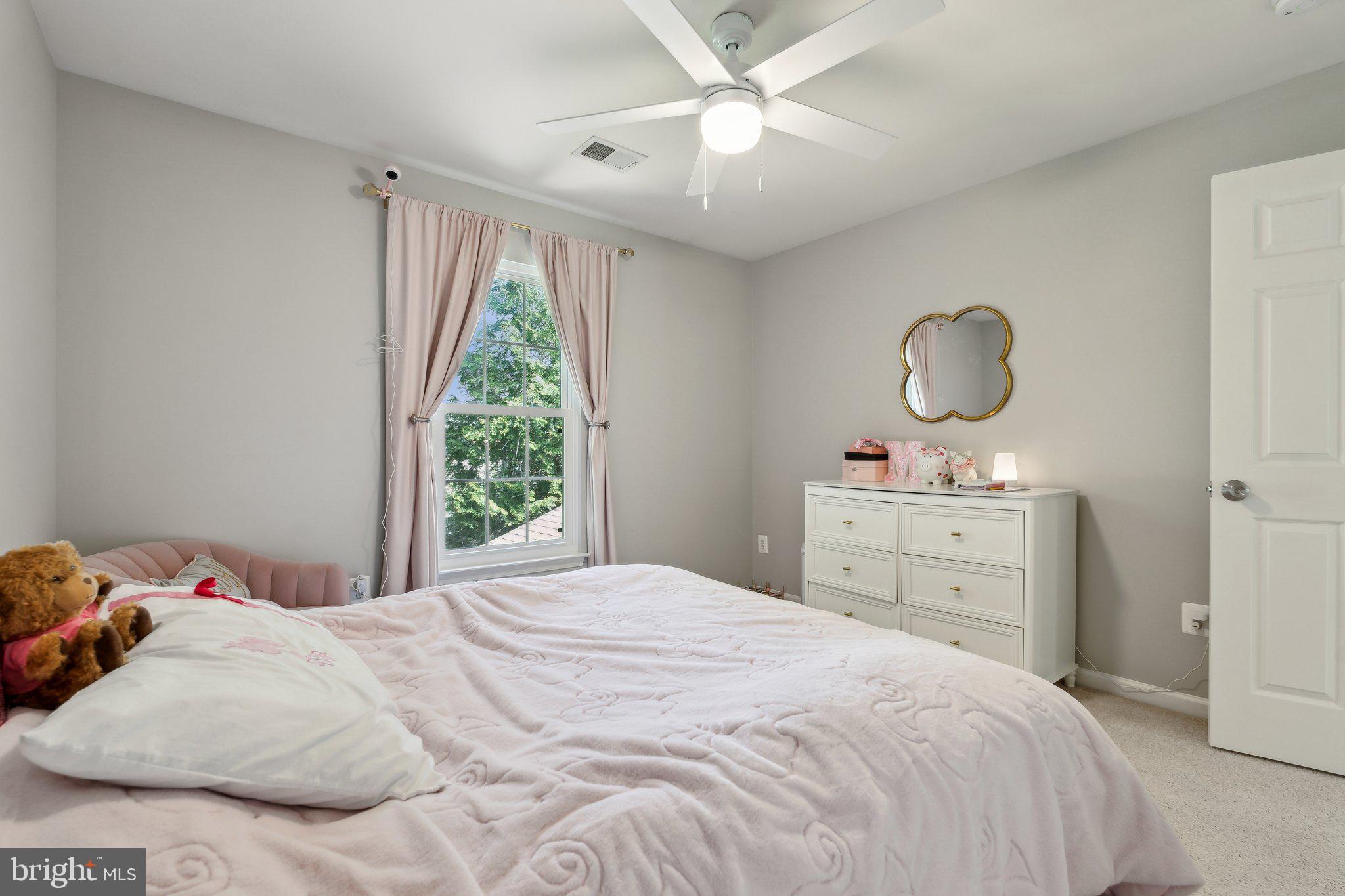 KINGS CROSSING - Residential