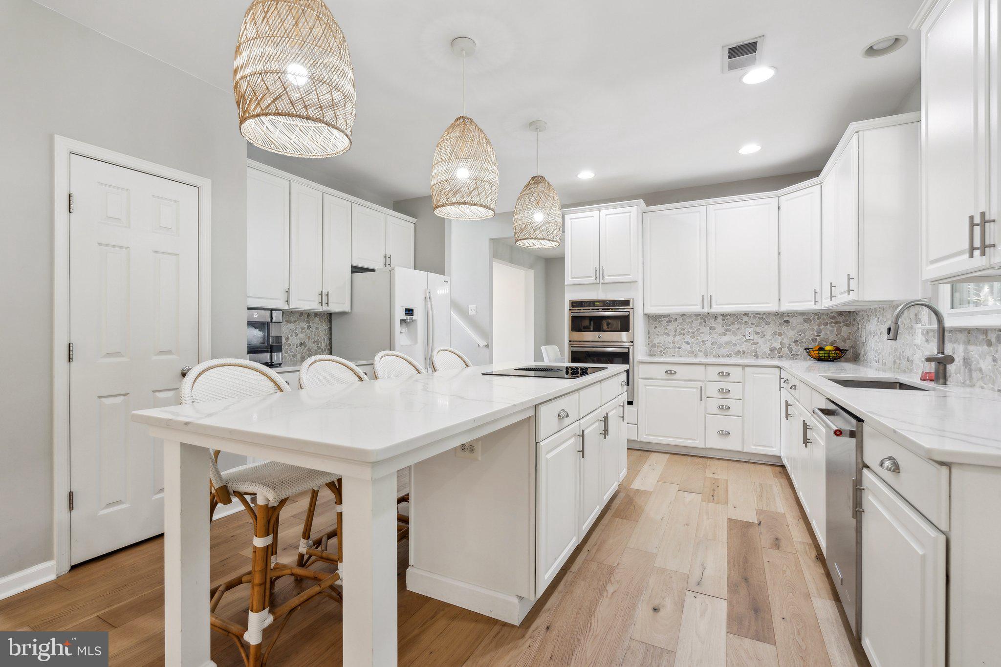 KINGS CROSSING - Residential