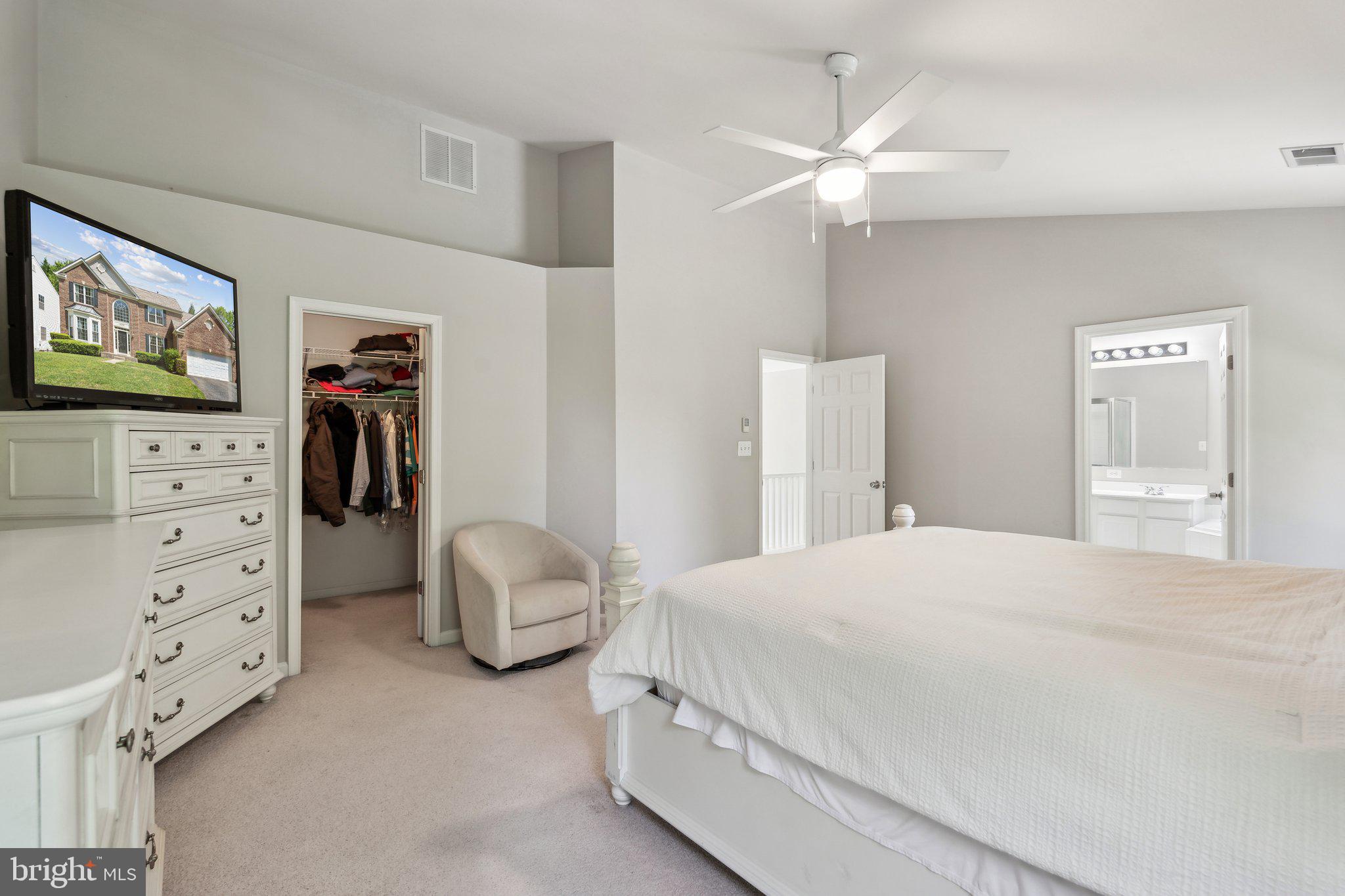 KINGS CROSSING - Residential