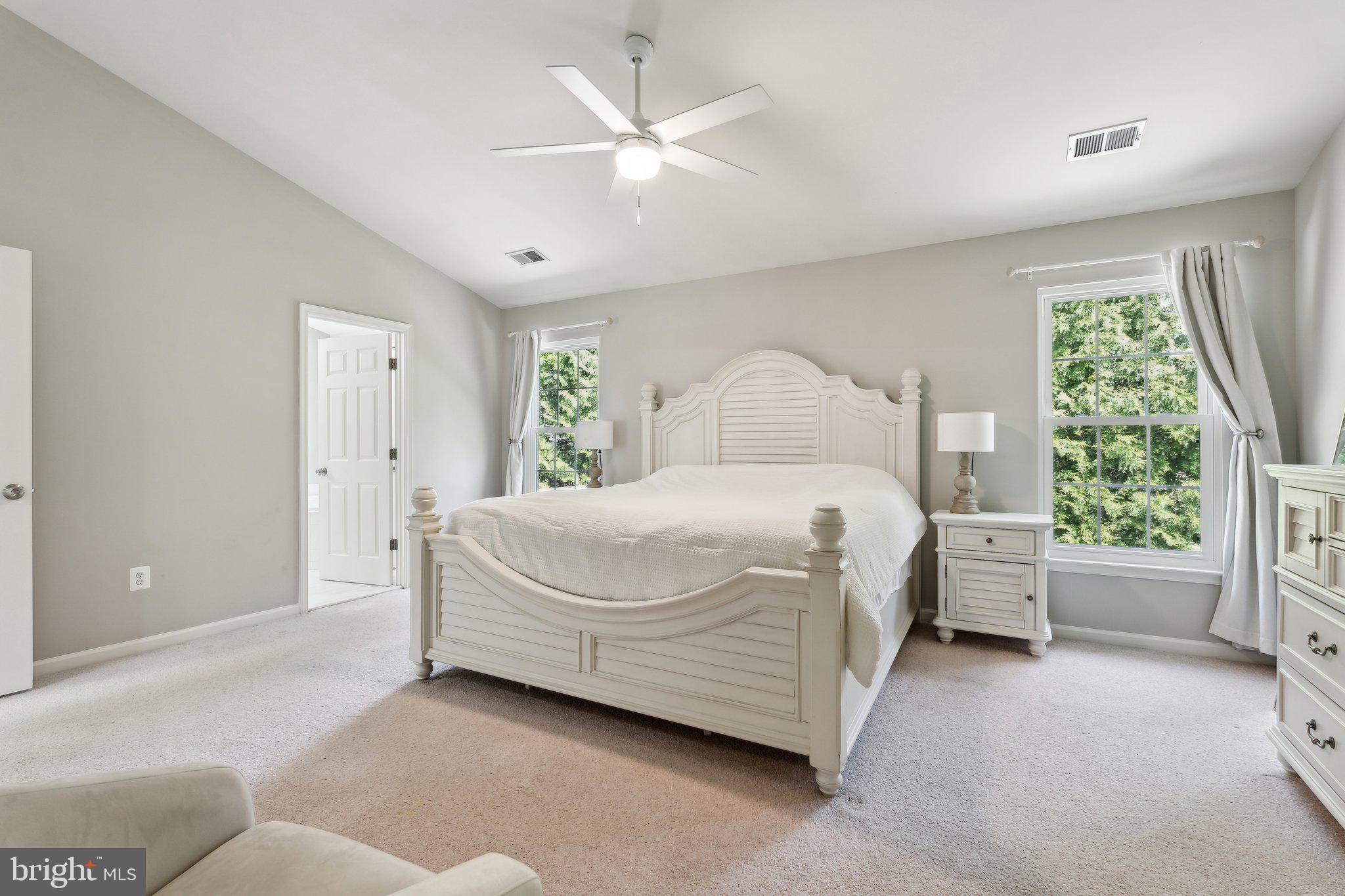 KINGS CROSSING - Residential