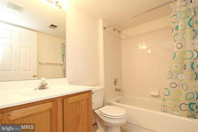 CENTRE RIDGE LAND BAY - Residential Lease