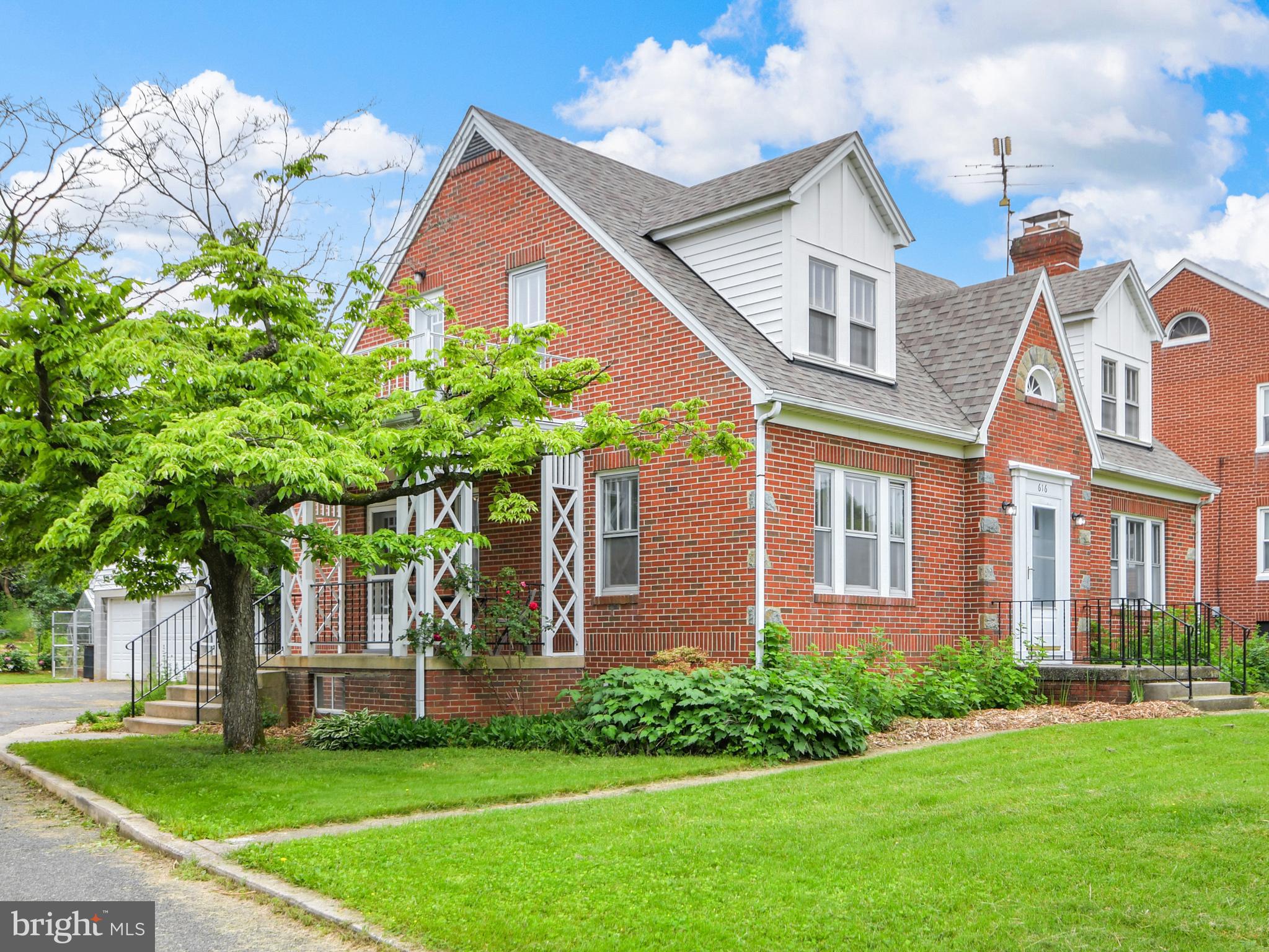 BRIGADOON - Residential