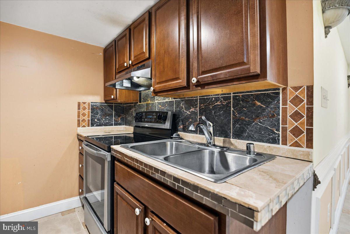 CHARLES CROSSING - Residential