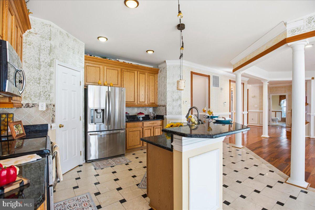 CHARLES CROSSING - Residential