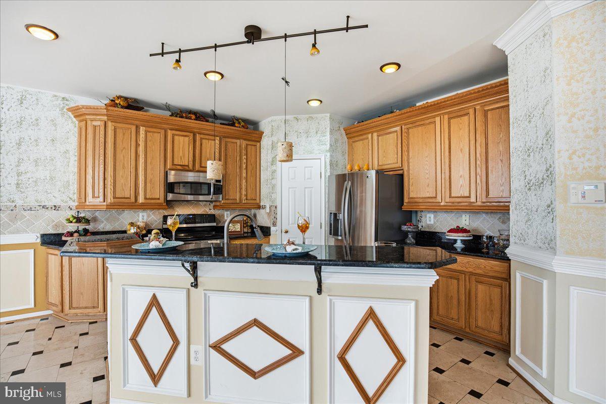 CHARLES CROSSING - Residential