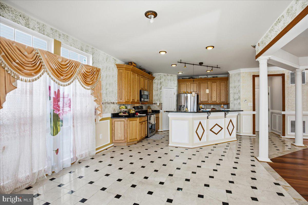 CHARLES CROSSING - Residential