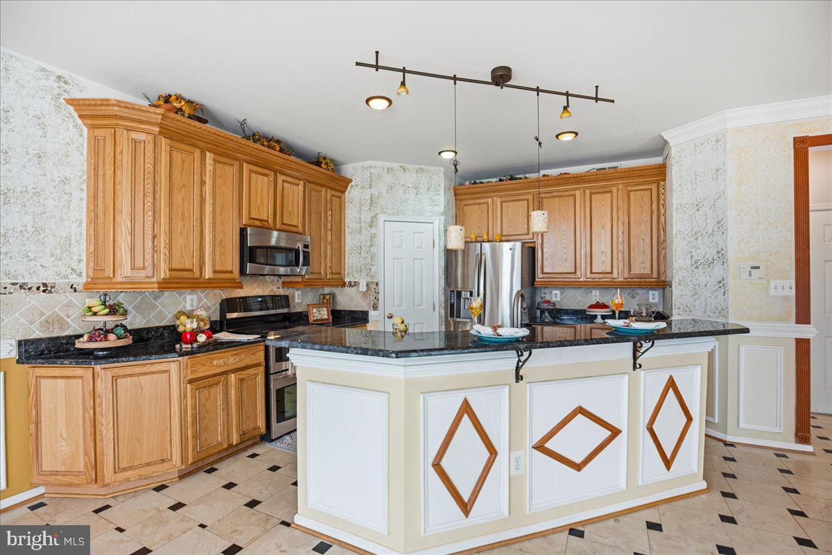 CHARLES CROSSING - Residential