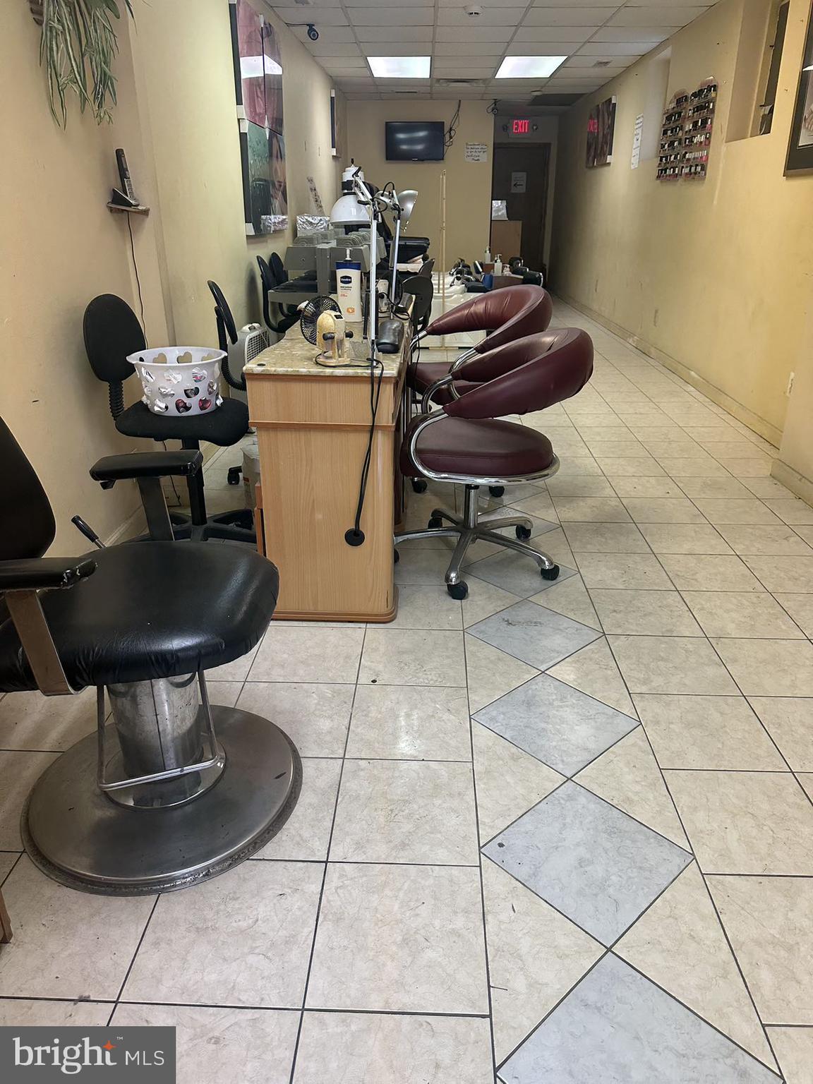 PORT RICHMOND - Commercial Sale
