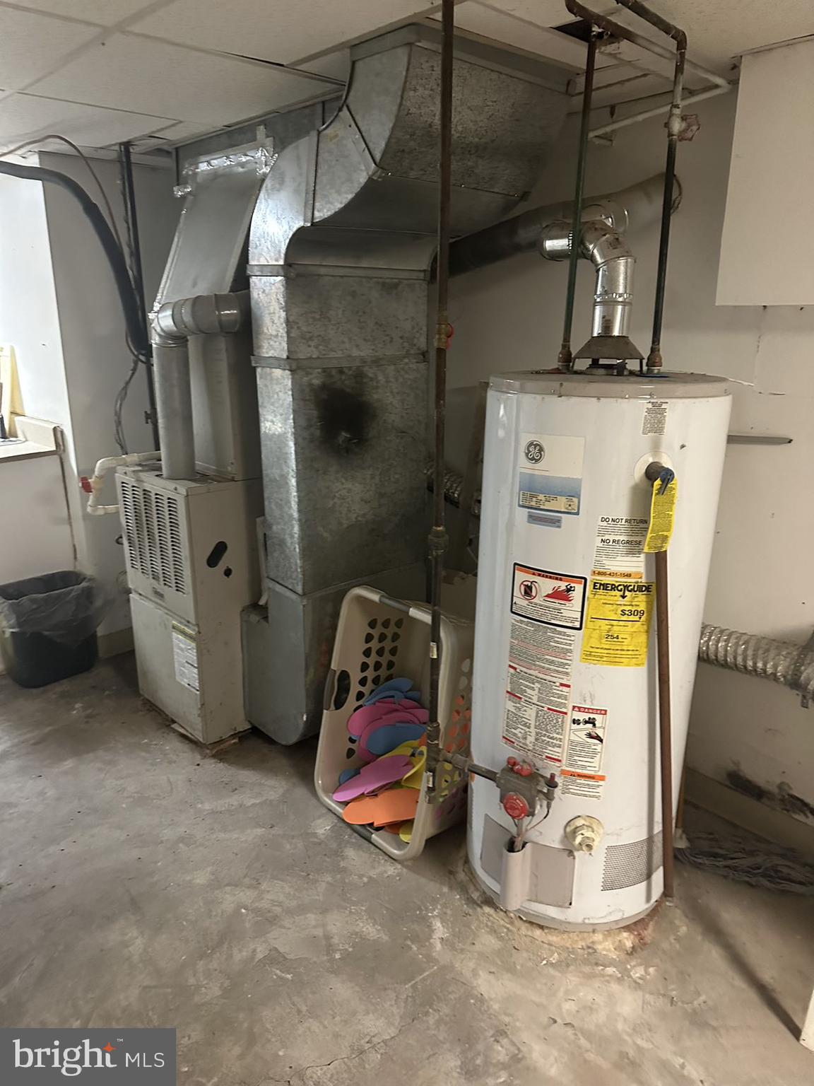 PORT RICHMOND - Commercial Sale