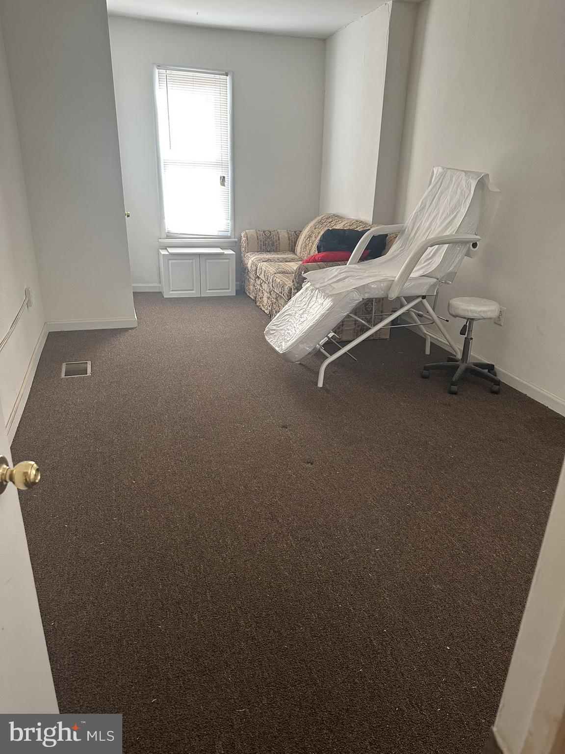 PORT RICHMOND - Commercial Sale