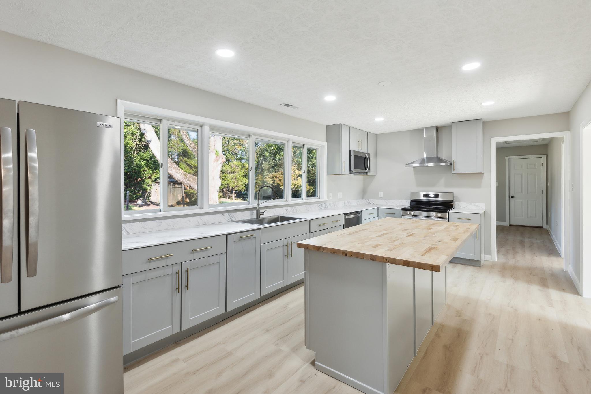 ARNON MEADOW - Residential