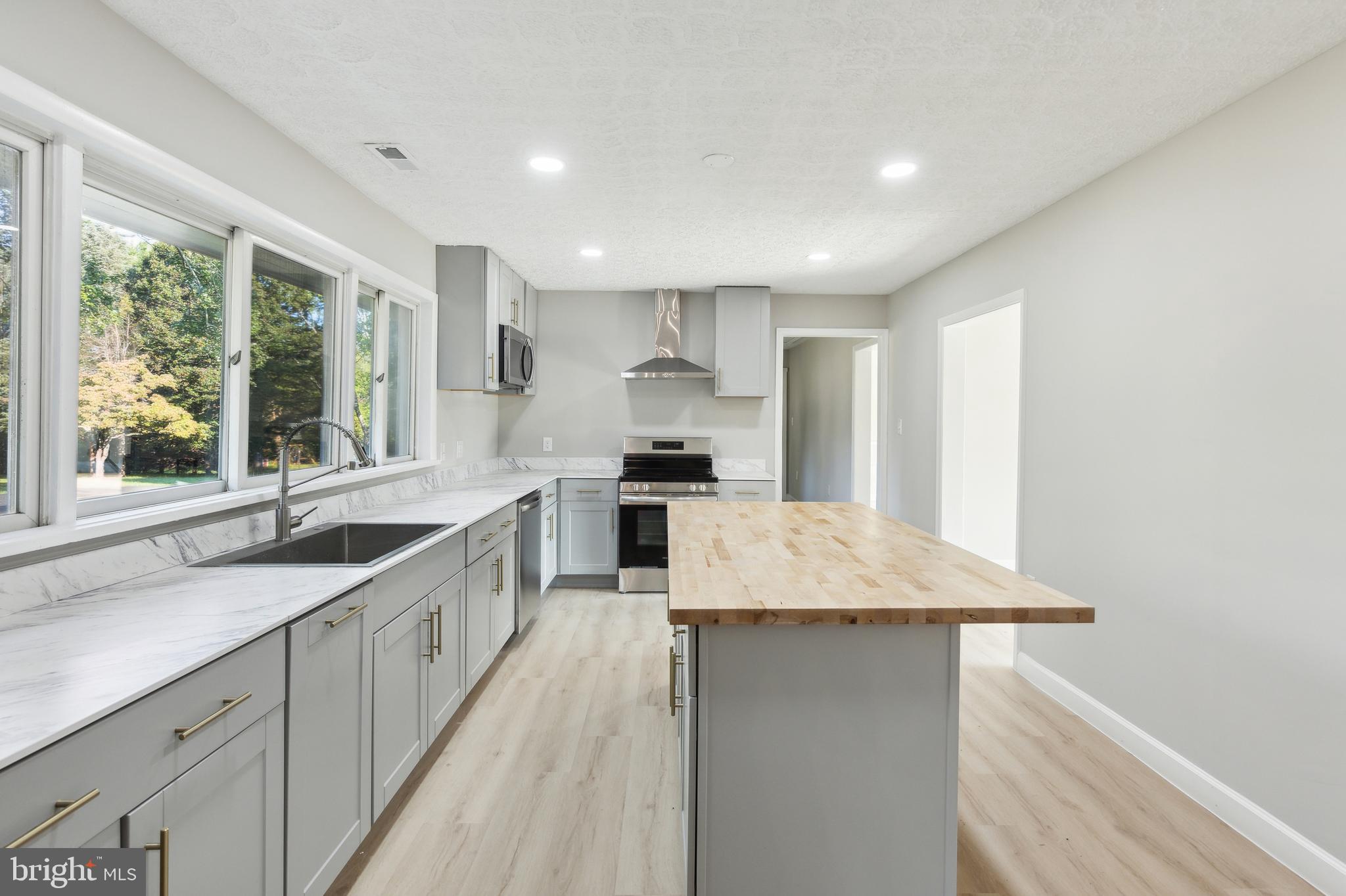 ARNON MEADOW - Residential