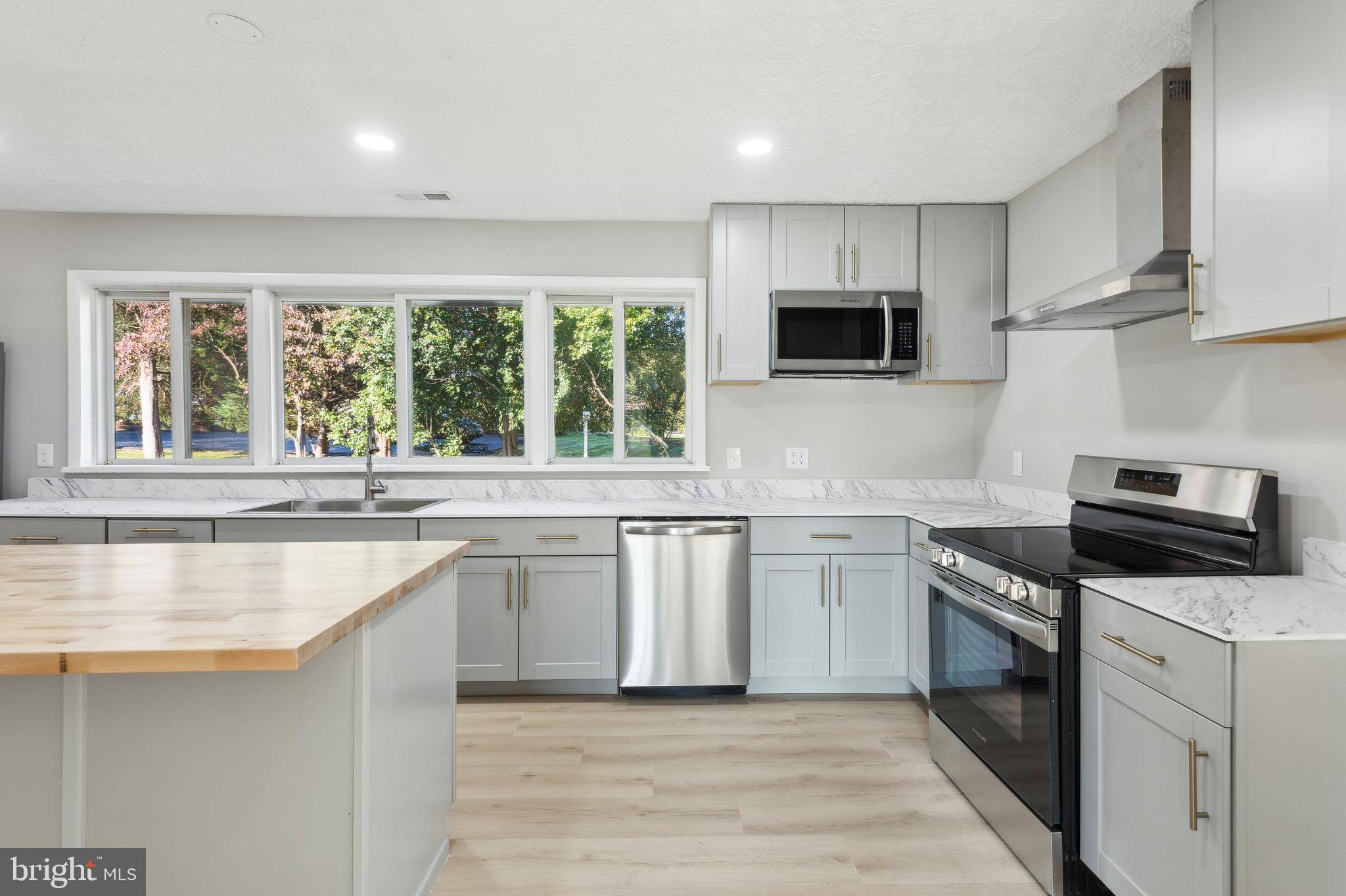 ARNON MEADOW - Residential