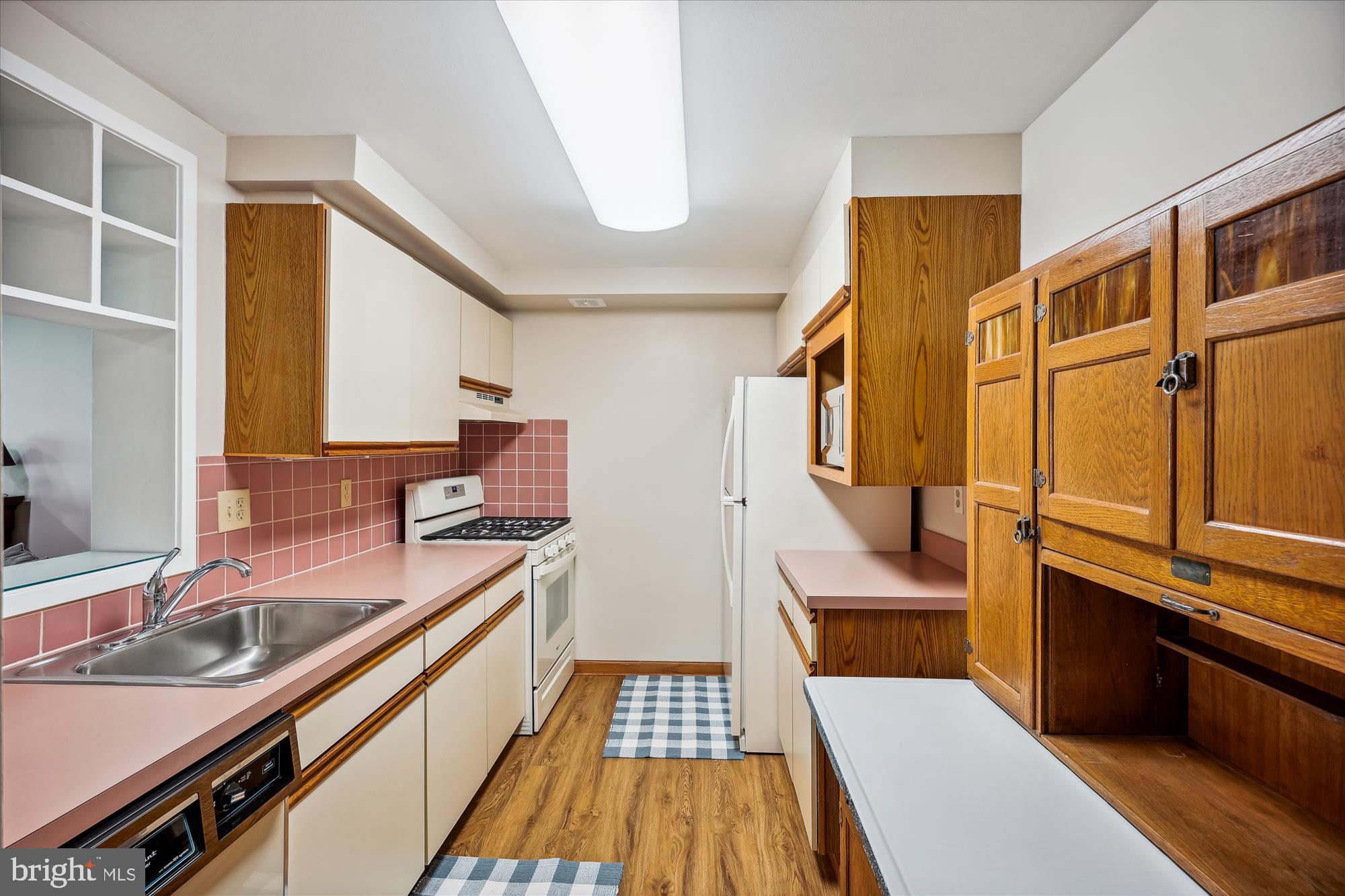 SPRING LAKE GARDEN CONDOMINIUM - Residential