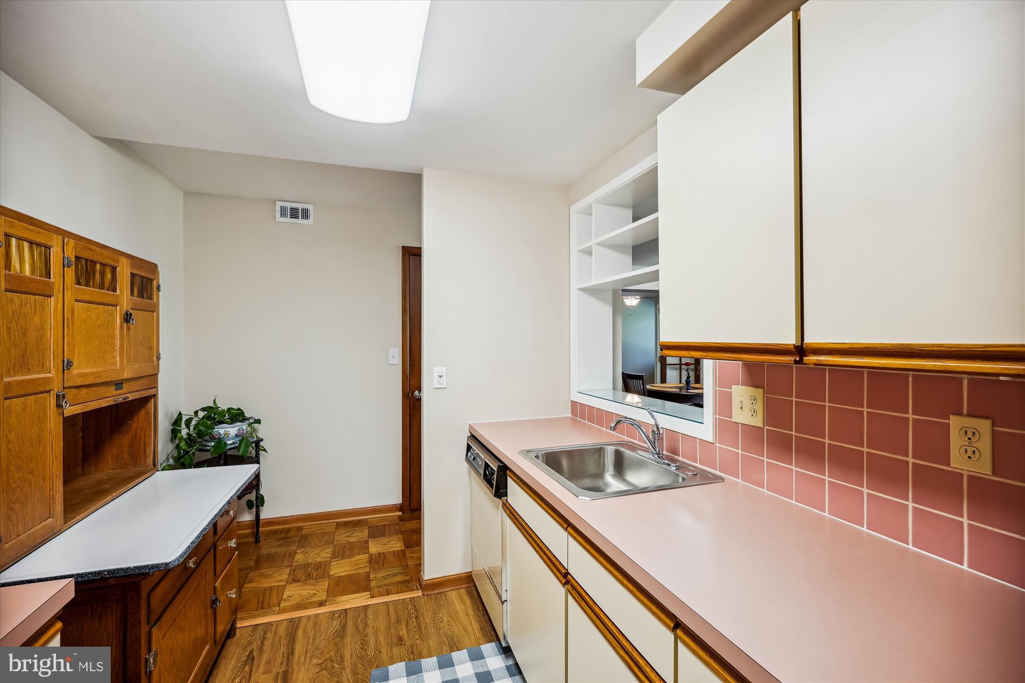 SPRING LAKE GARDEN CONDOMINIUM - Residential