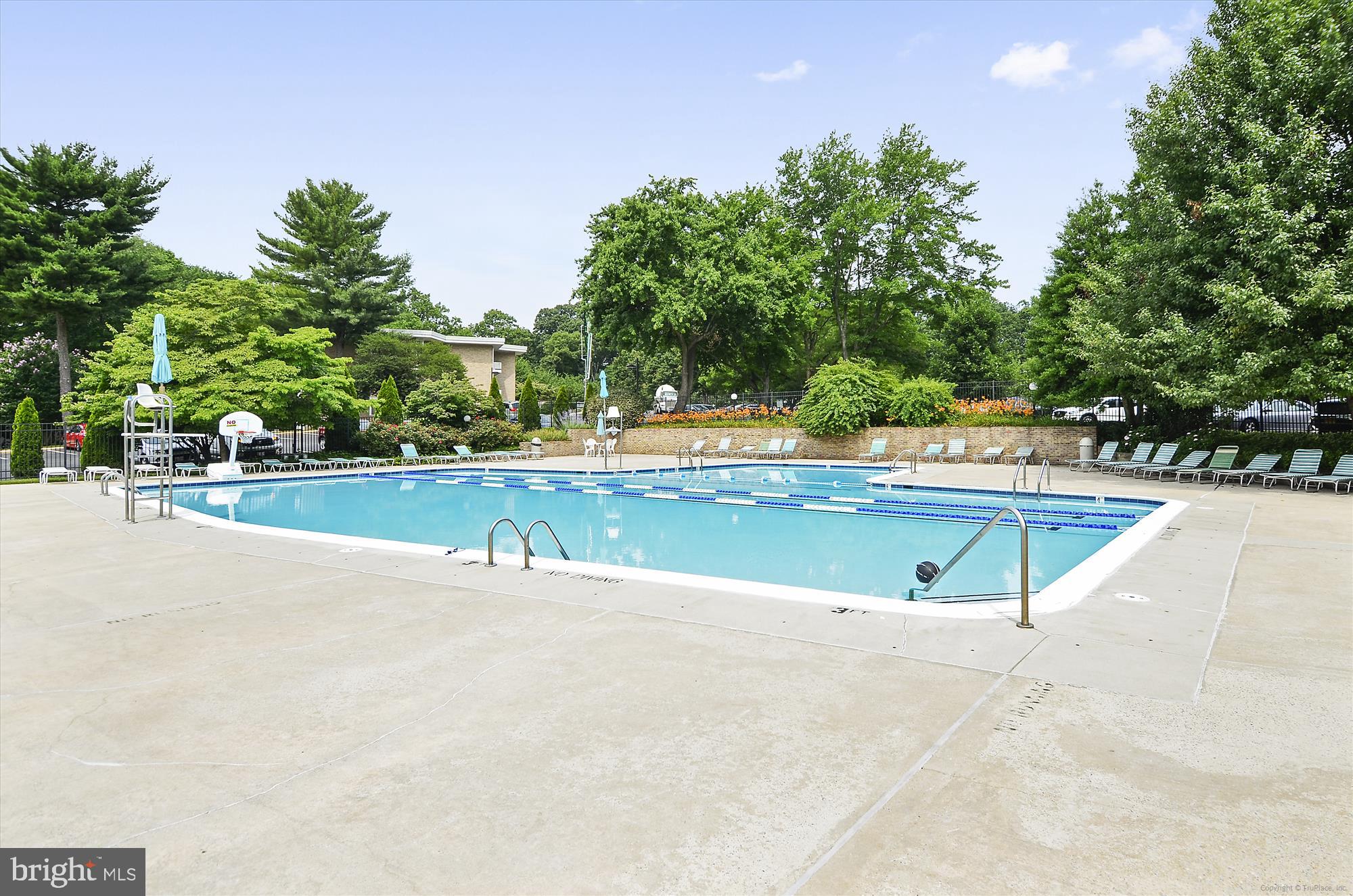 SPRING LAKE GARDEN CONDOMINIUM - Residential