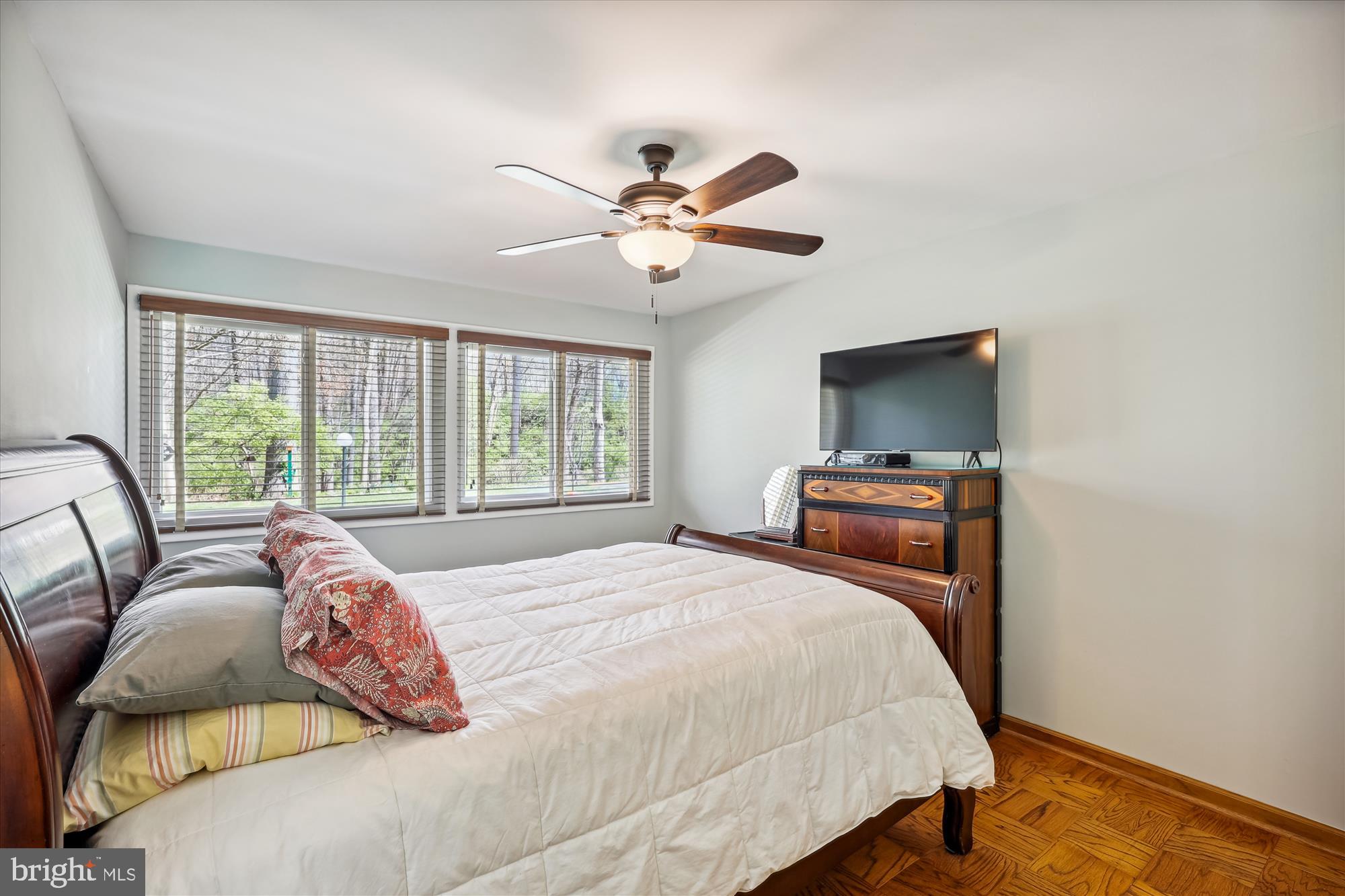 SPRING LAKE GARDEN CONDOMINIUM - Residential