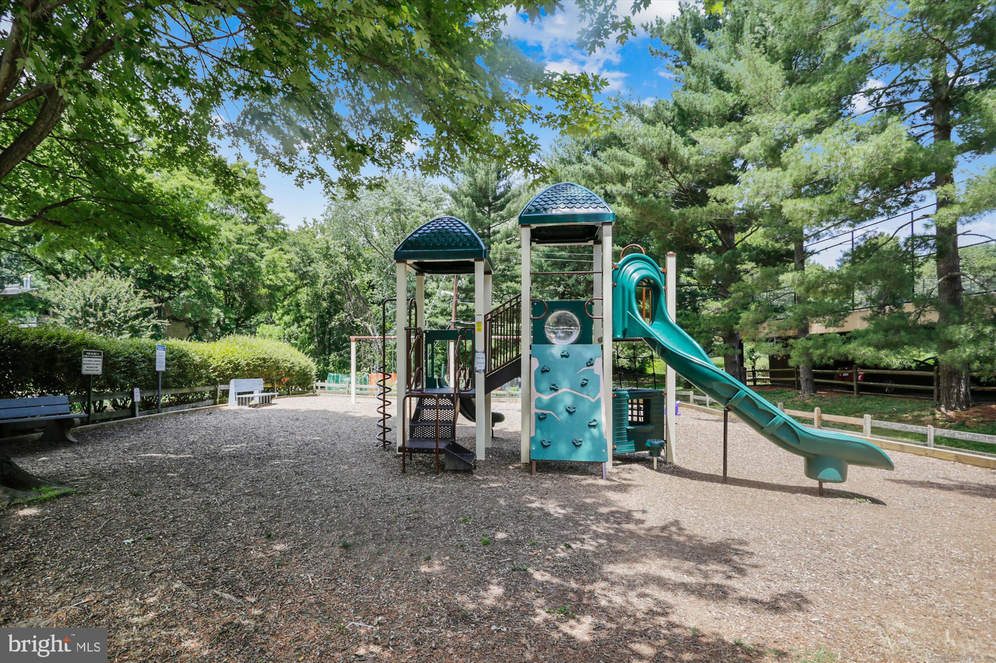 SPRING LAKE GARDEN CONDOMINIUM - Residential