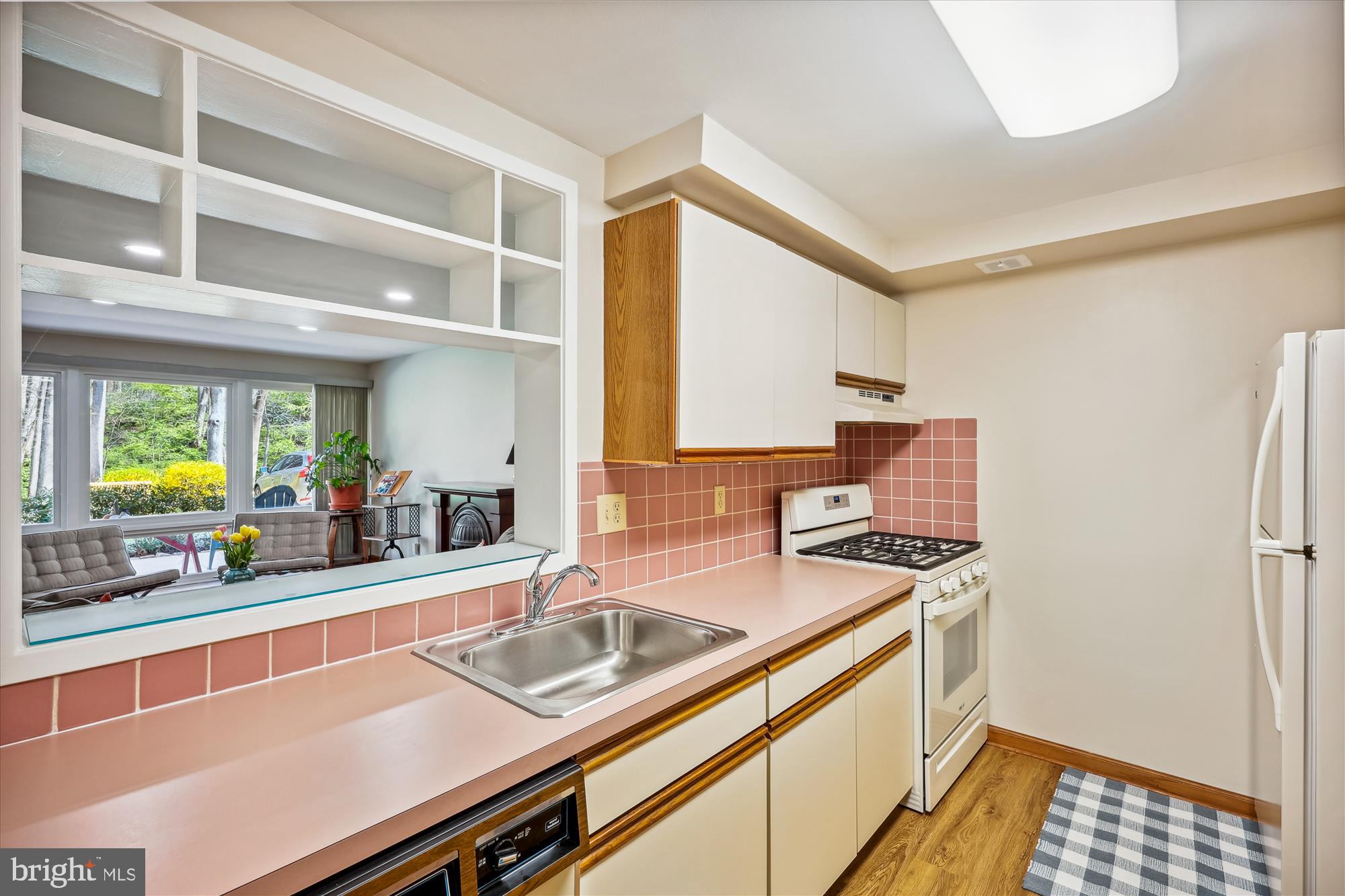 SPRING LAKE GARDEN CONDOMINIUM - Residential