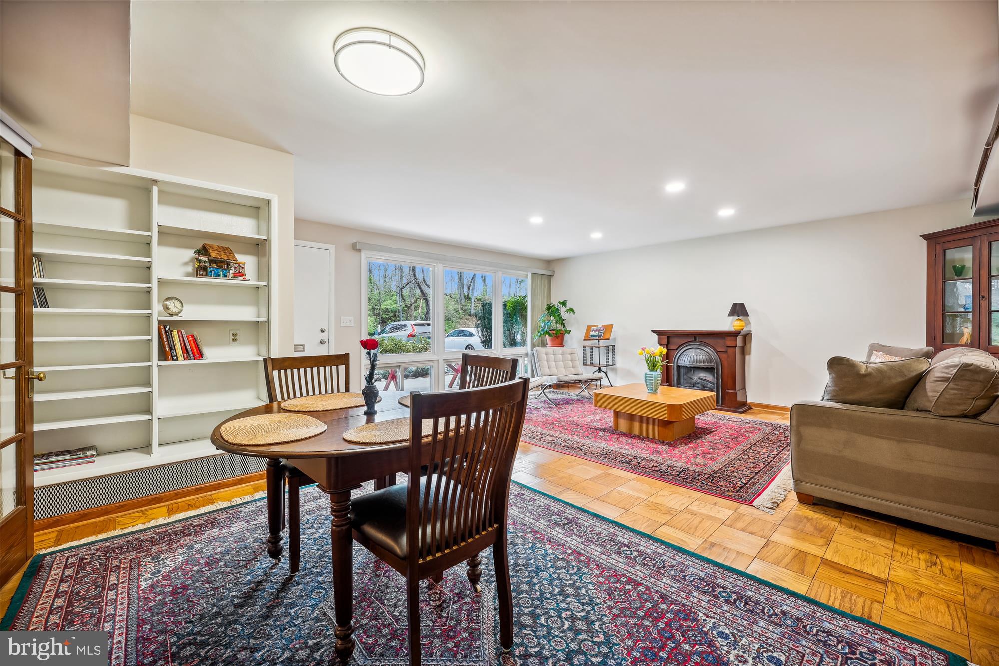 SPRING LAKE GARDEN CONDOMINIUM - Residential