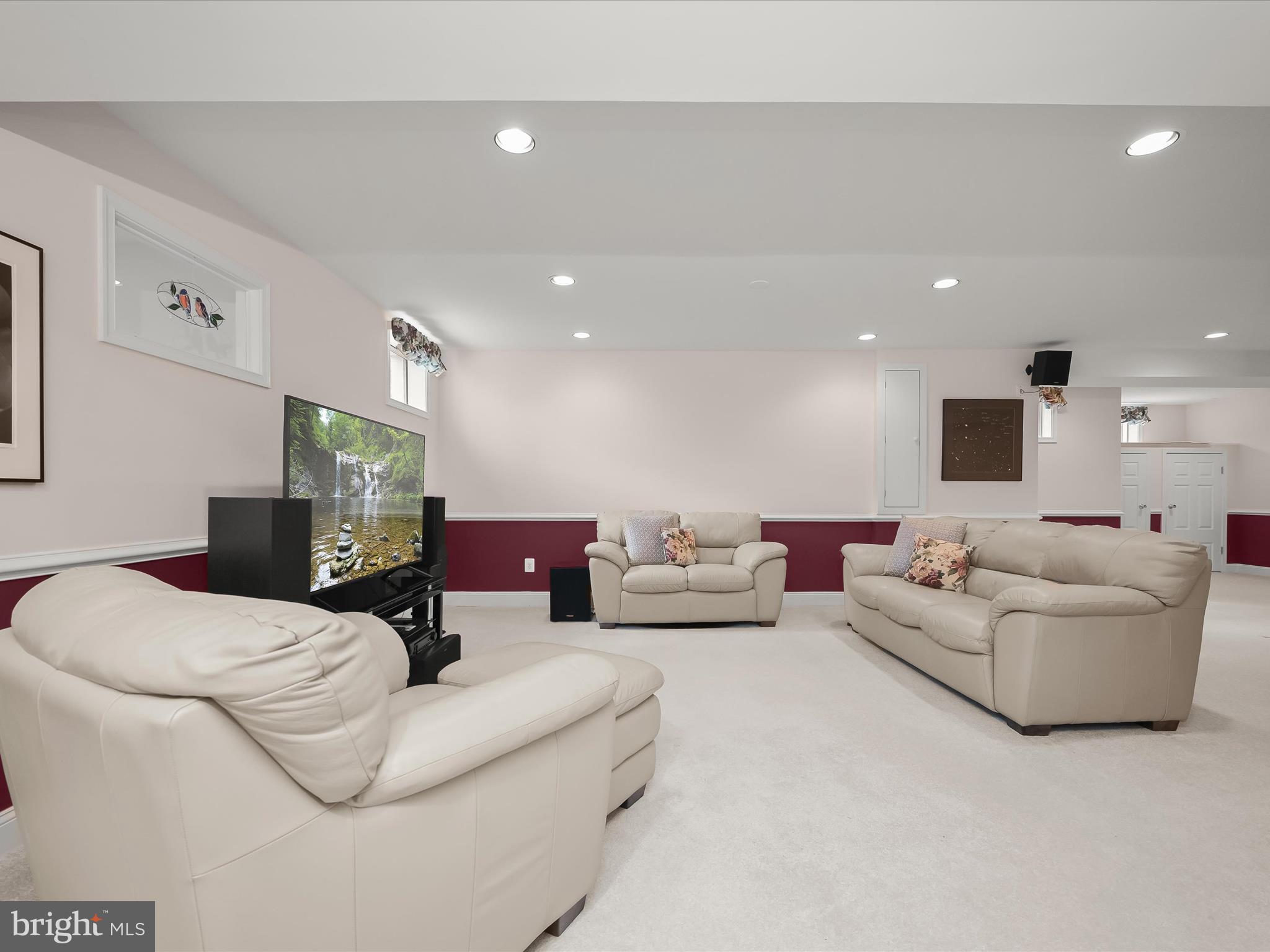 SPRING MEADOWS - Residential