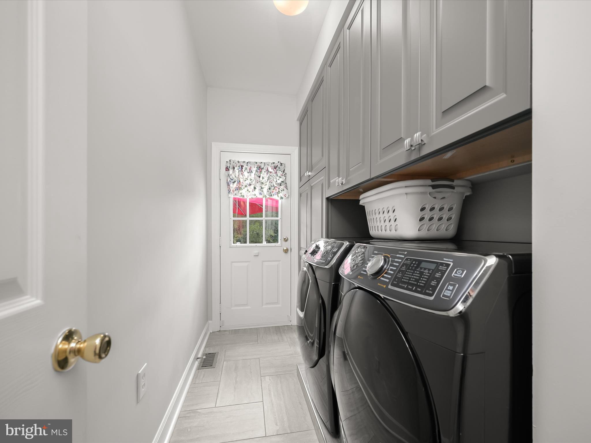 SPRING MEADOWS - Residential